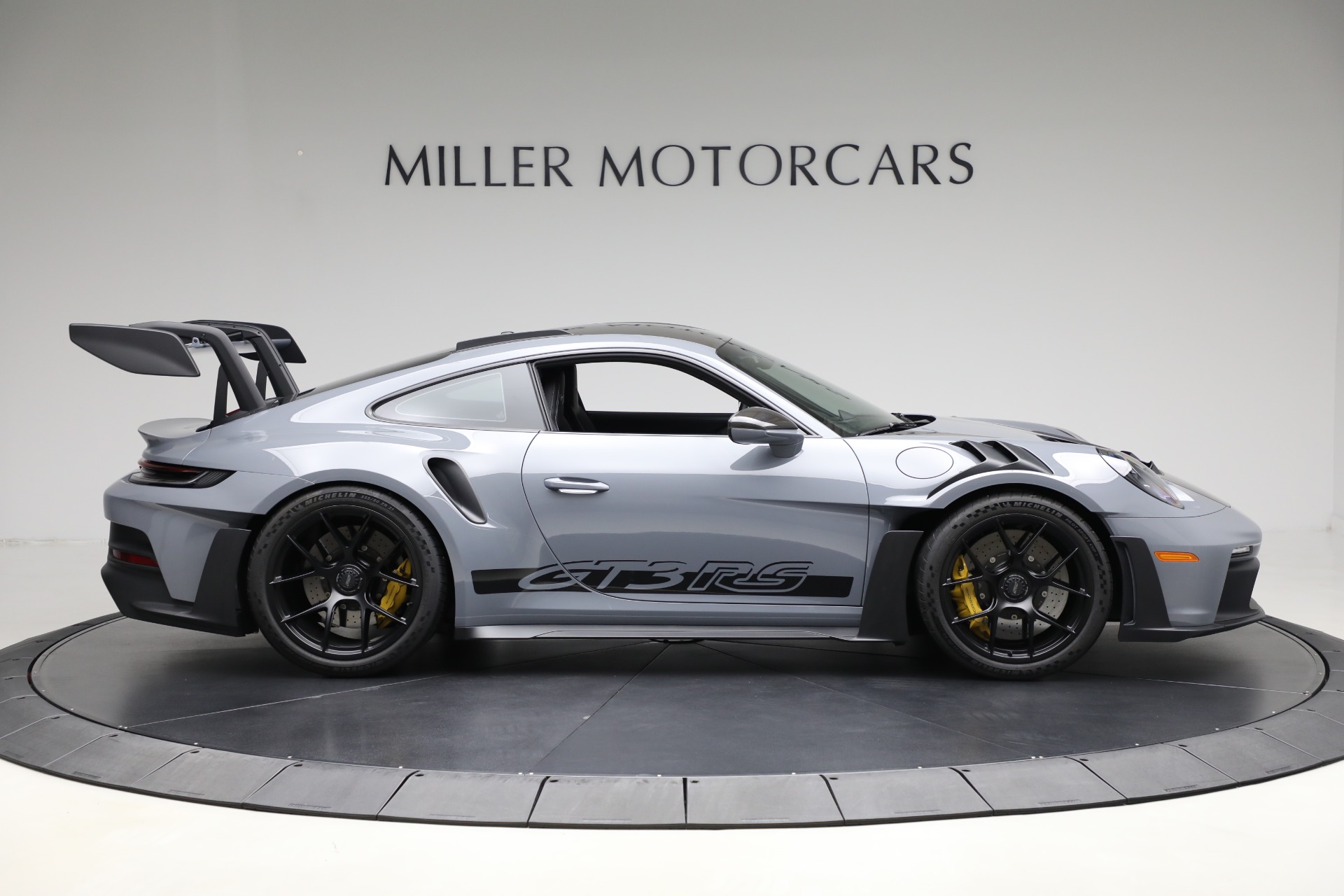 Used-2025-Porsche-911-GT3-RS
