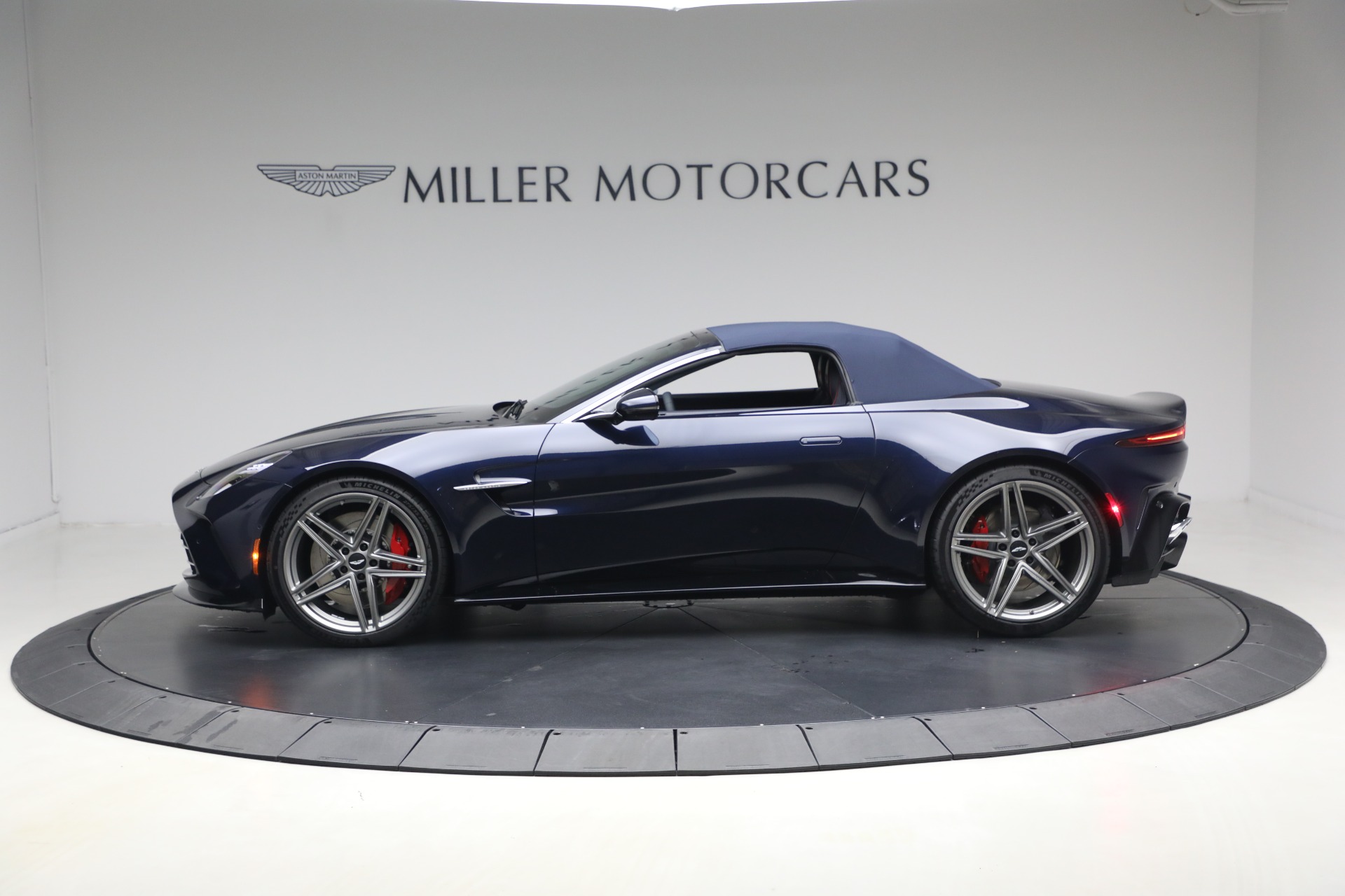 New-2026-Aston-Martin-Vantage-Roadster