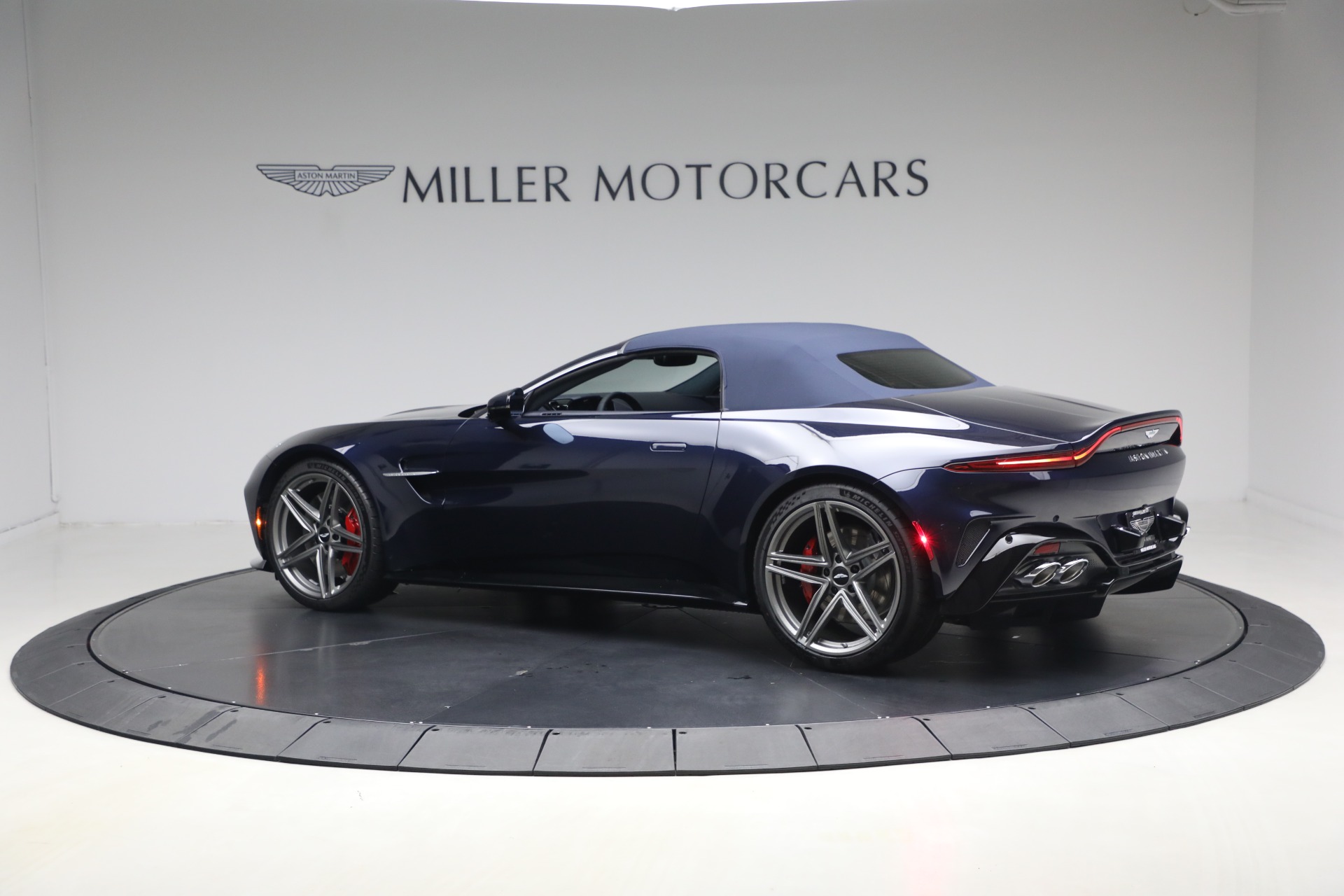 New-2026-Aston-Martin-Vantage-Roadster