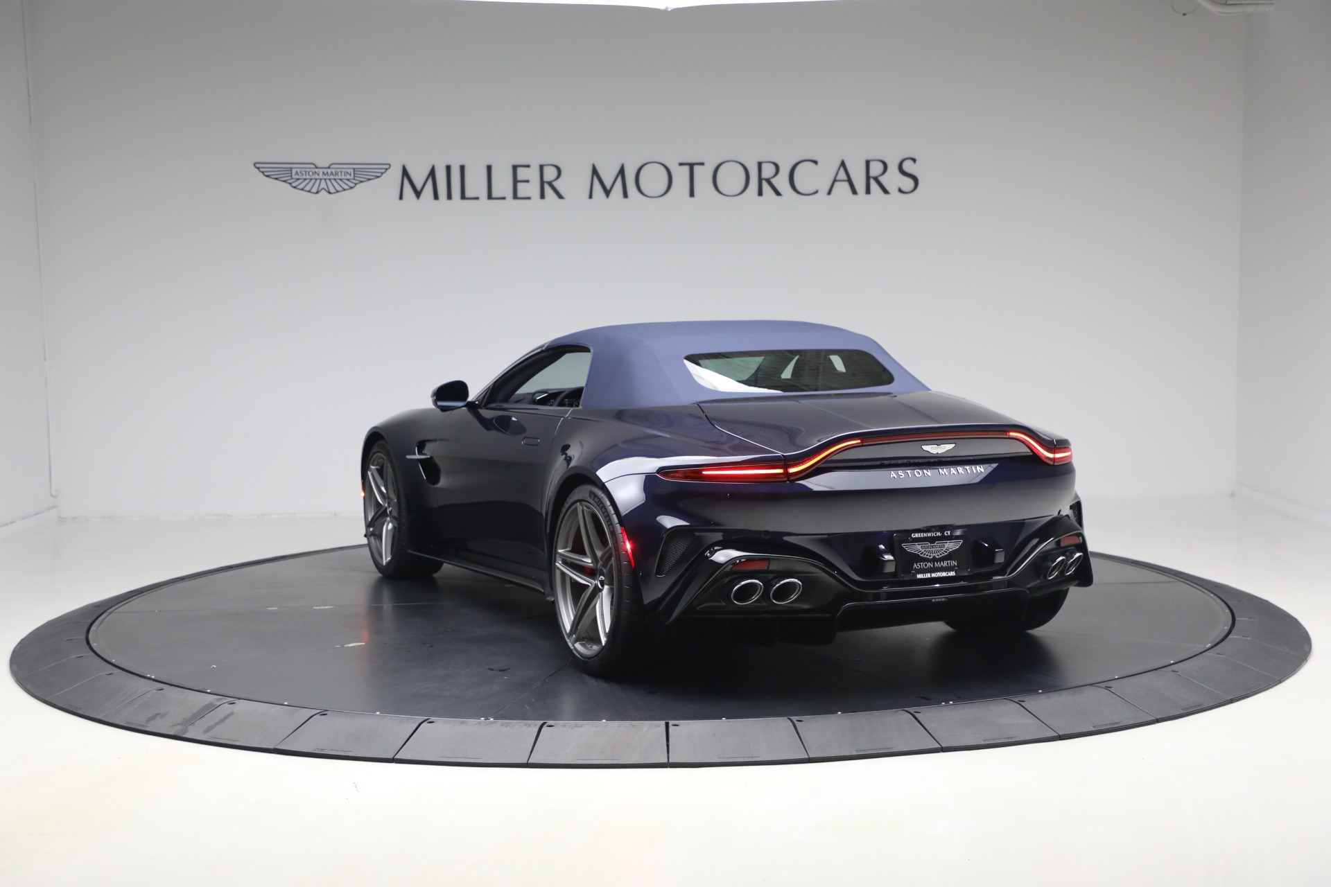 New-2026-Aston-Martin-Vantage-Roadster