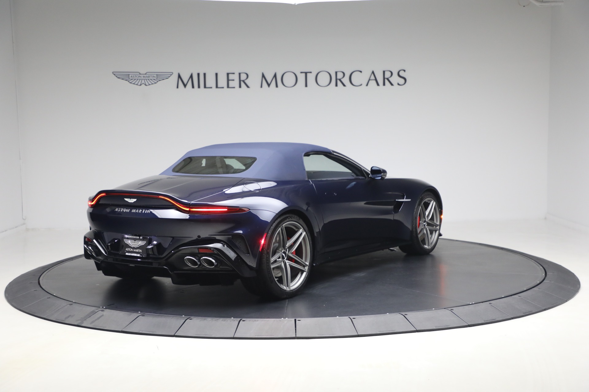 New-2026-Aston-Martin-Vantage-Roadster