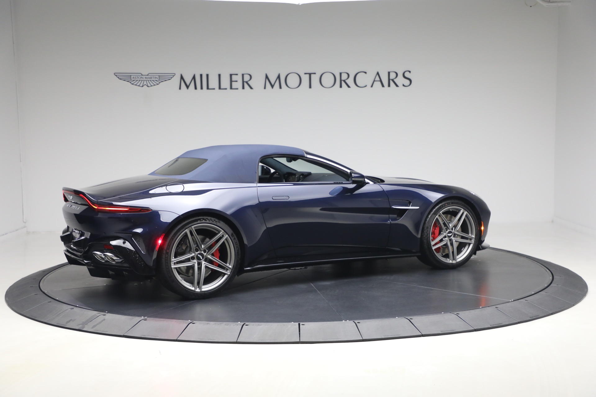 New-2026-Aston-Martin-Vantage-Roadster