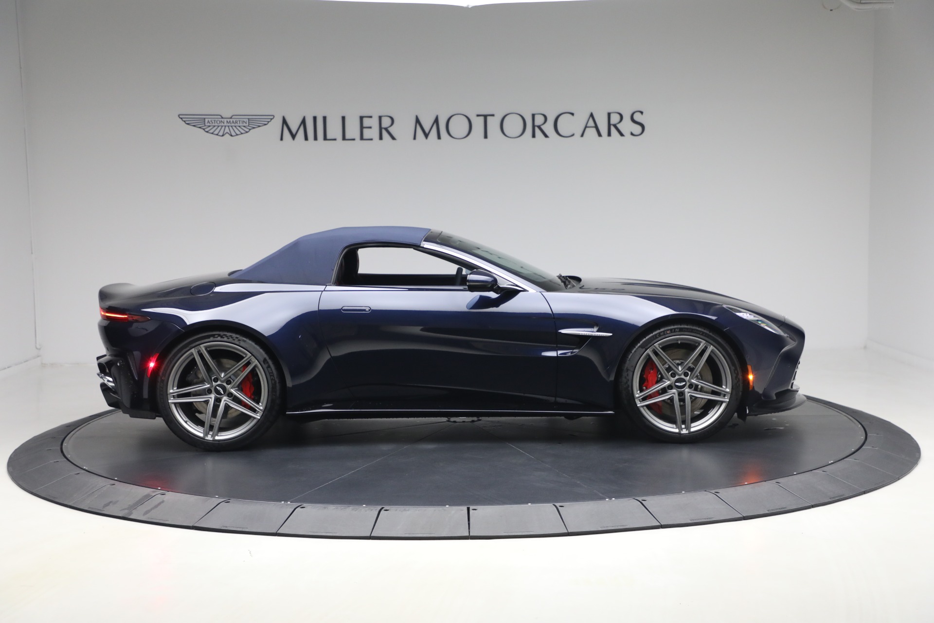 New-2026-Aston-Martin-Vantage-Roadster
