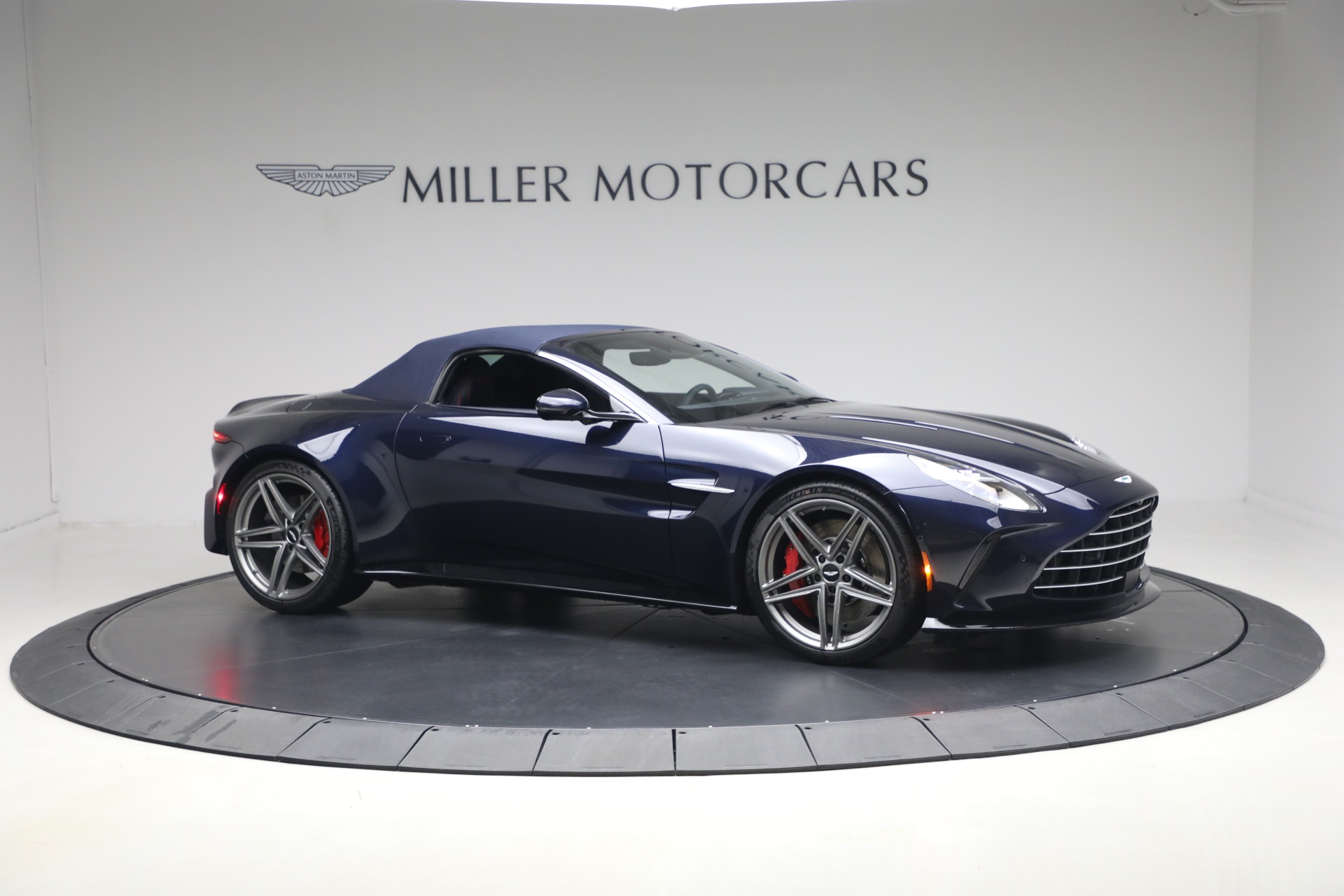 New-2026-Aston-Martin-Vantage-Roadster