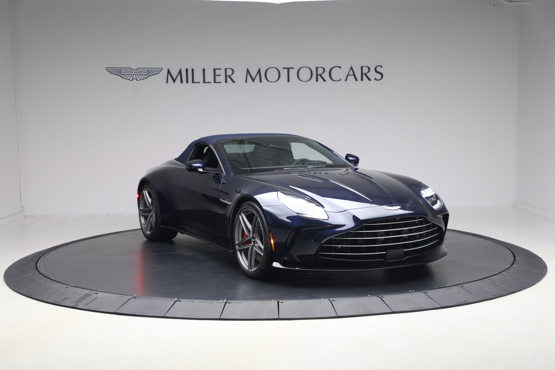 New-2026-Aston-Martin-Vantage-Roadster