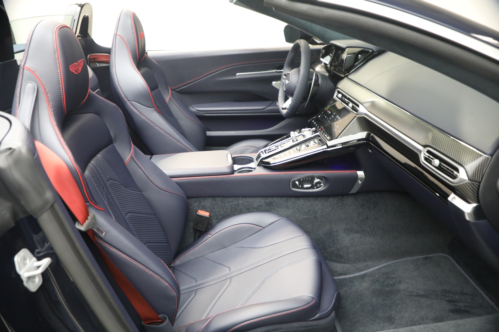 New-2026-Aston-Martin-Vantage-Roadster