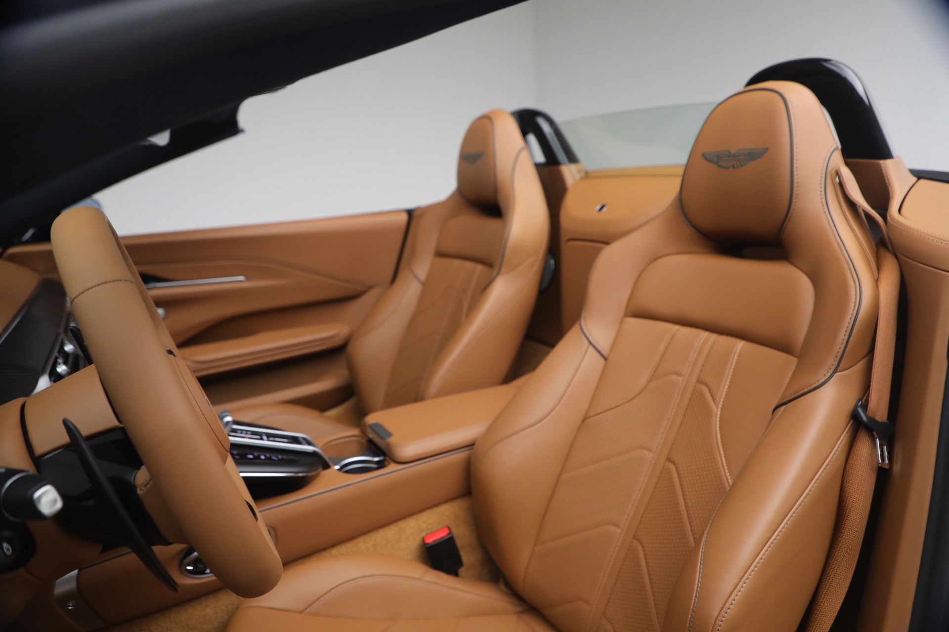 New-2026-Aston-Martin-Vantage-Roadster