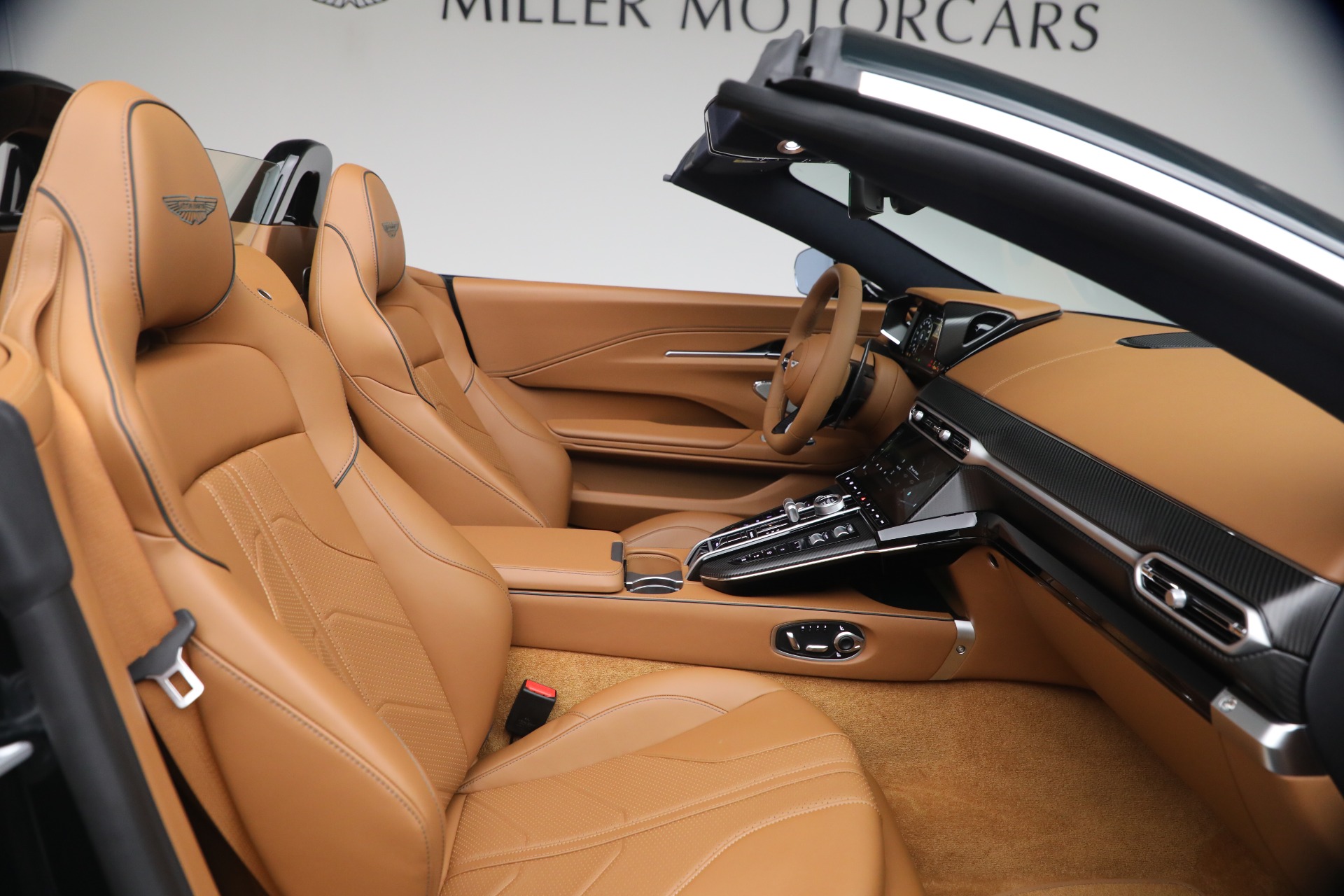 New-2026-Aston-Martin-Vantage-Roadster