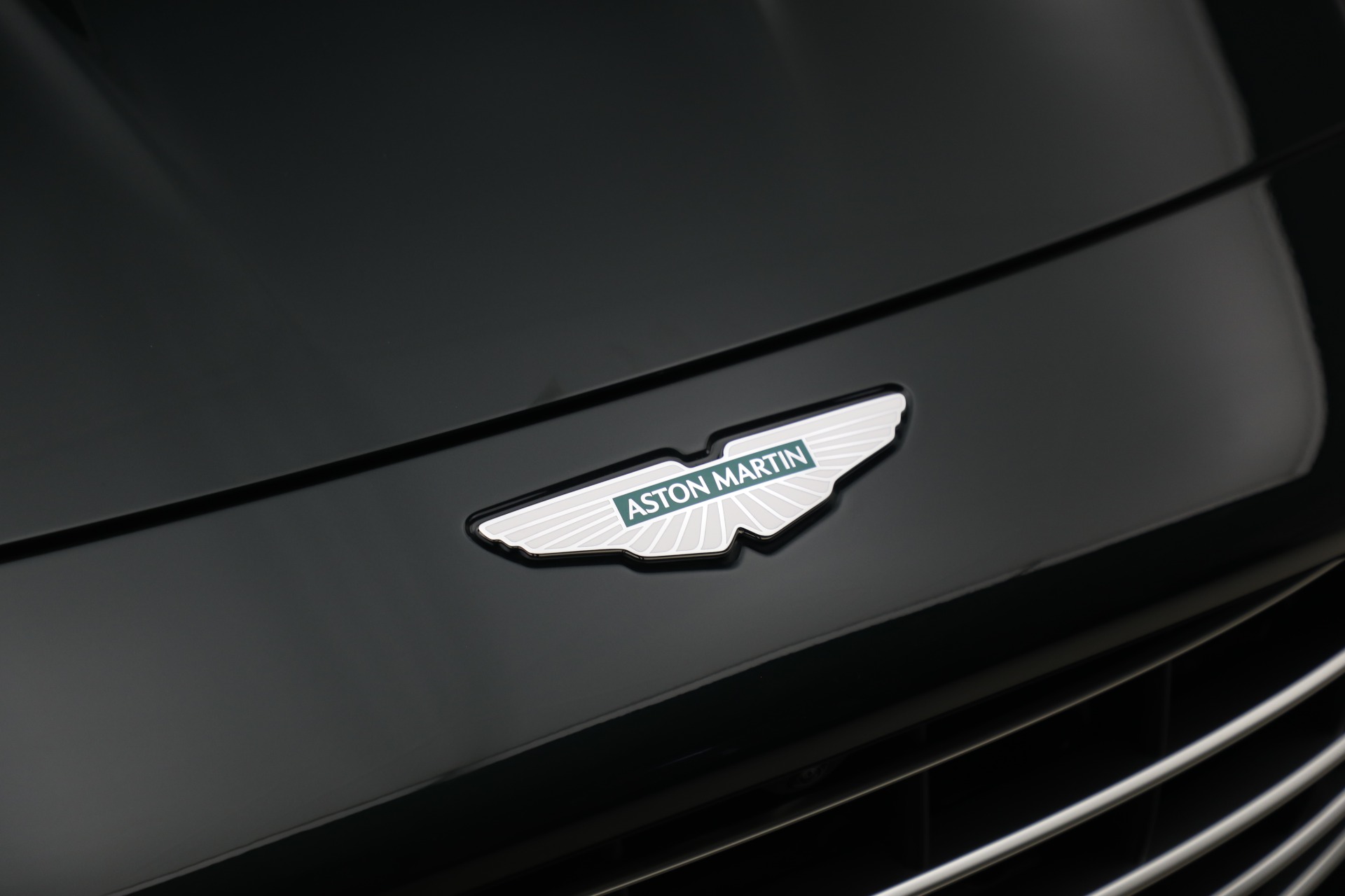New-2026-Aston-Martin-Vantage-Roadster