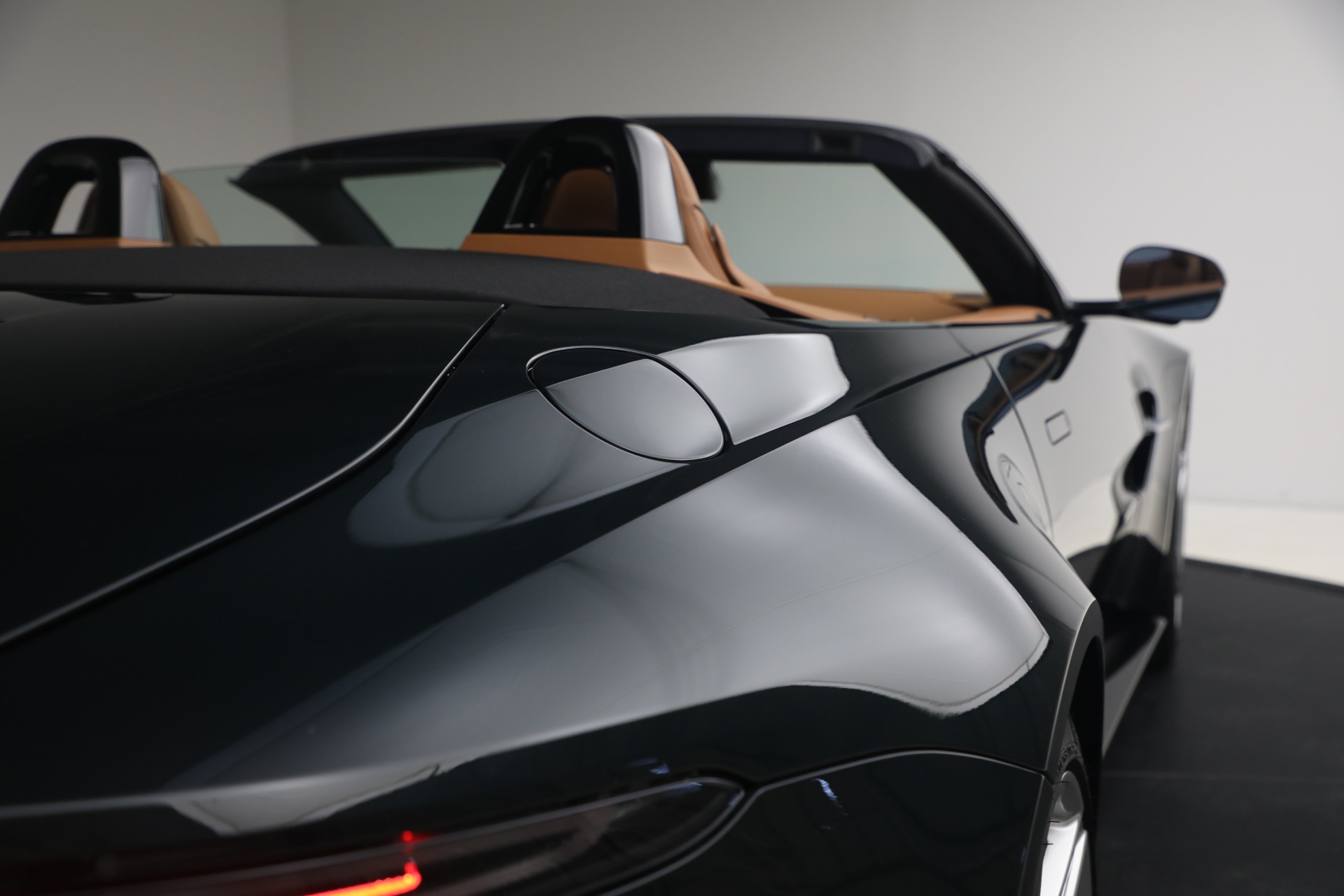 New-2026-Aston-Martin-Vantage-Roadster