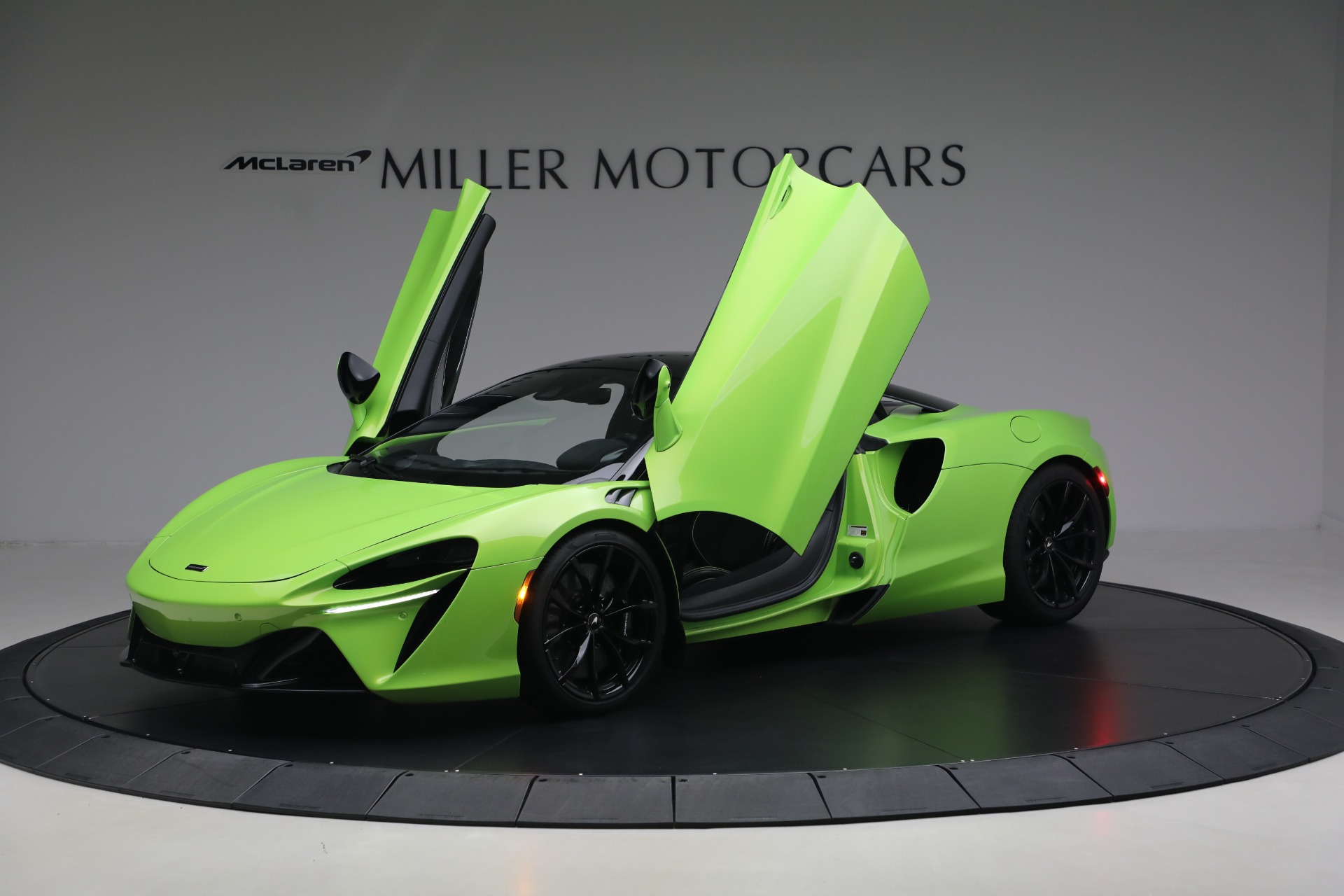 Used-2023-McLaren-Artura-Performance