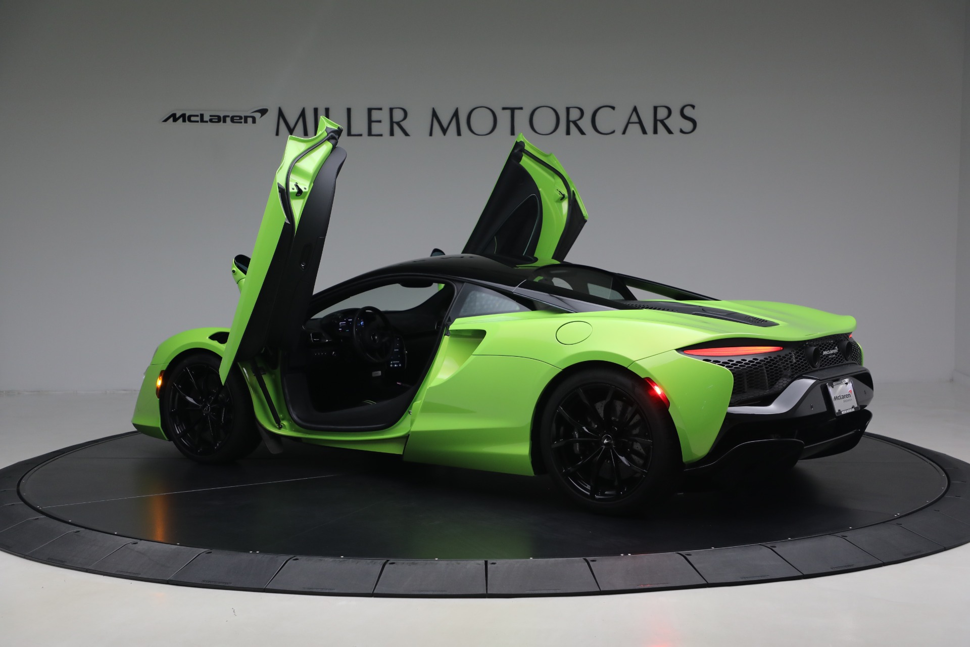 Used-2023-McLaren-Artura-Performance
