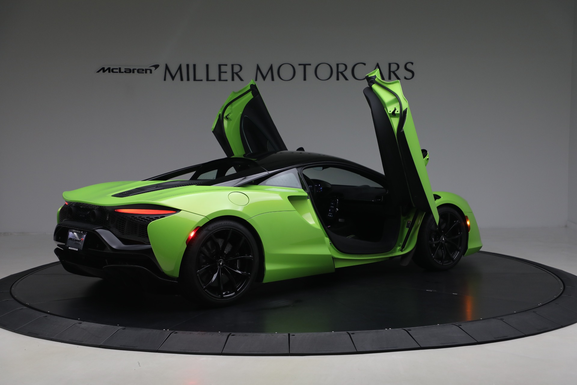 Used-2023-McLaren-Artura-Performance