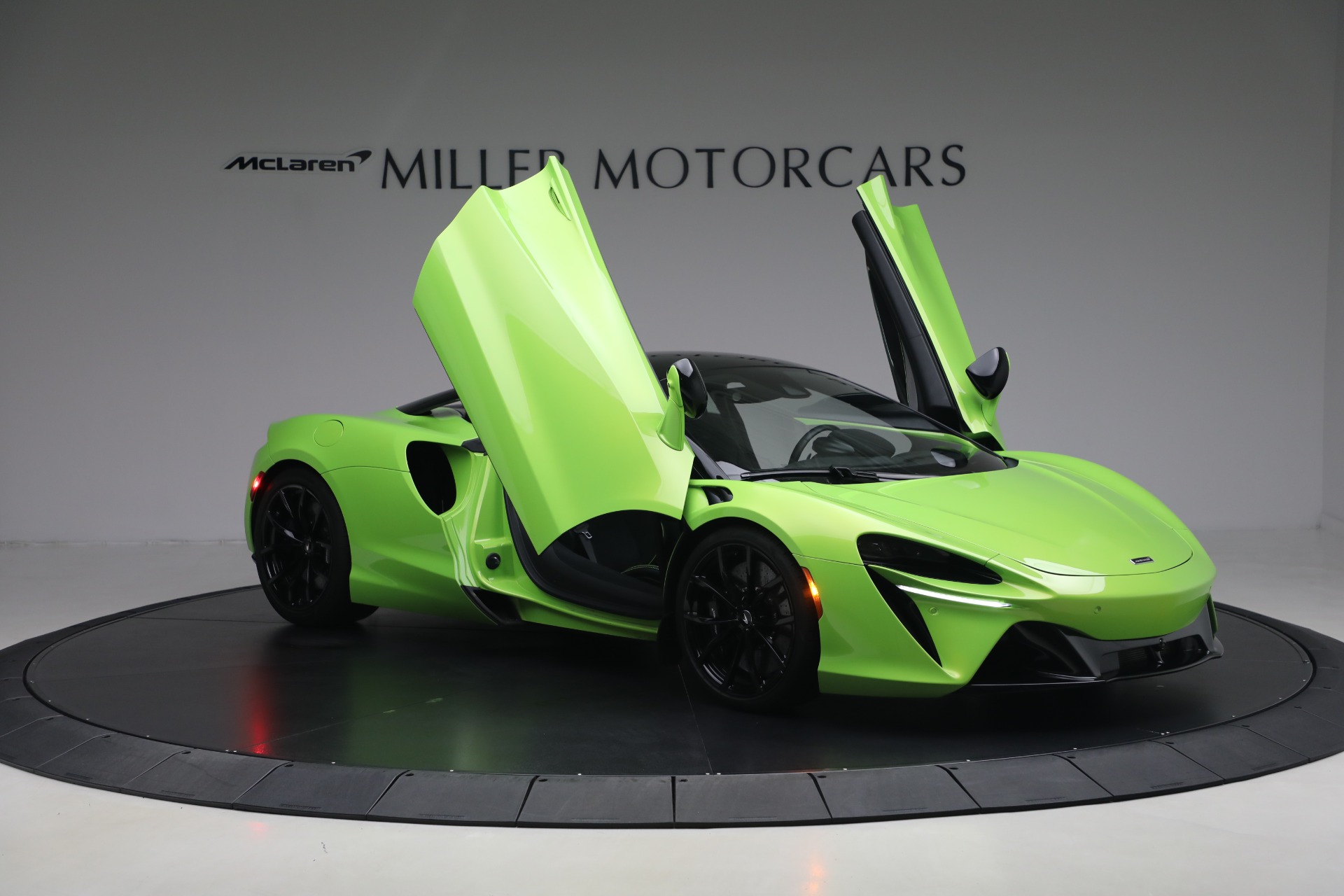 Used-2023-McLaren-Artura-Performance