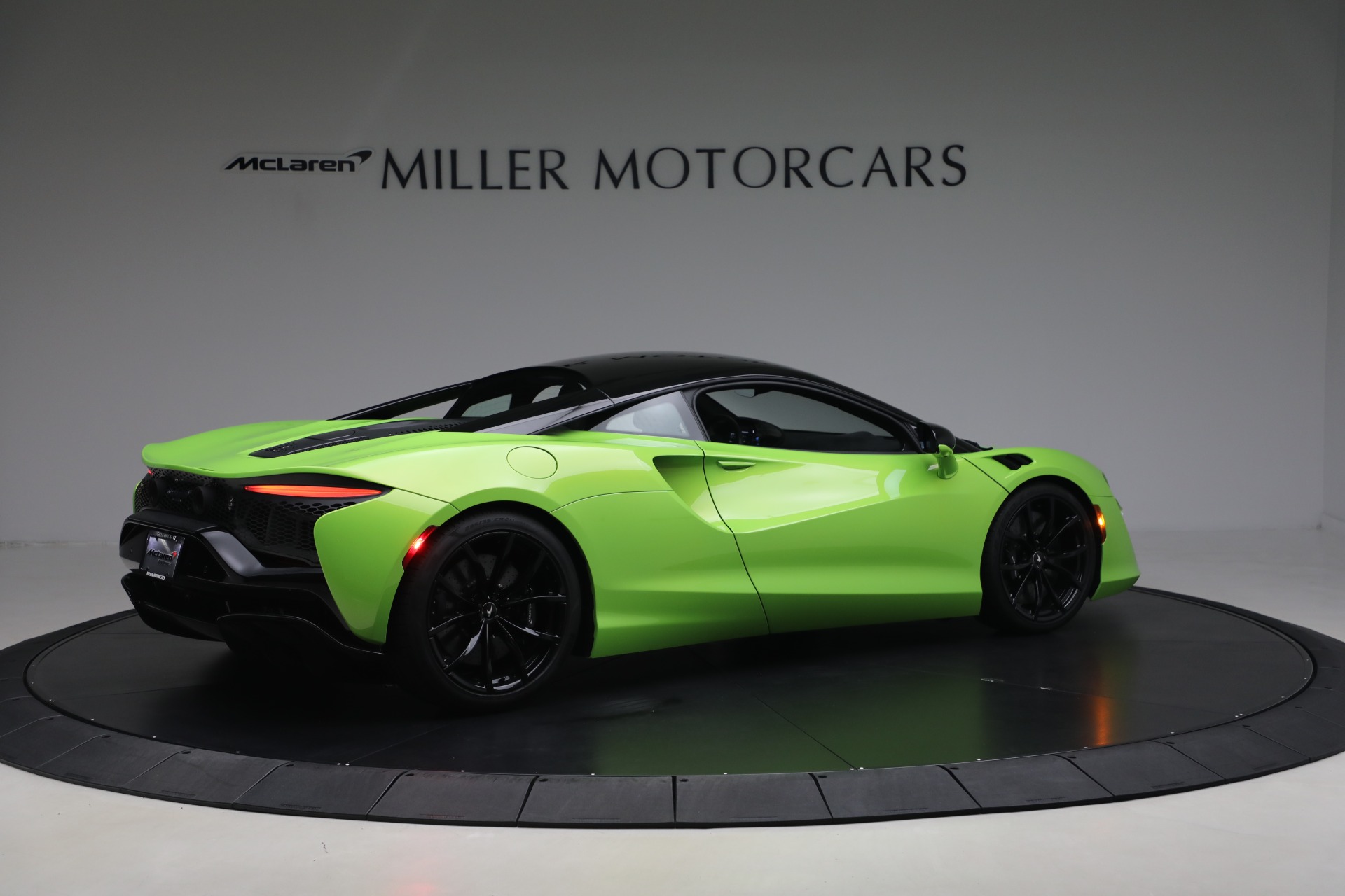 Used-2023-McLaren-Artura-Performance