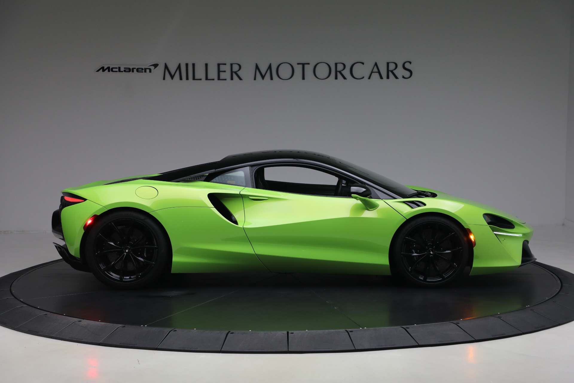 Used-2023-McLaren-Artura-Performance