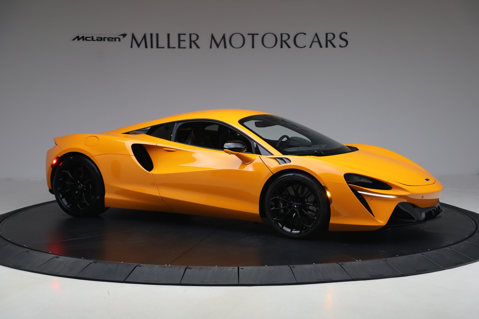 Used-2024-McLaren-Artura-Performance