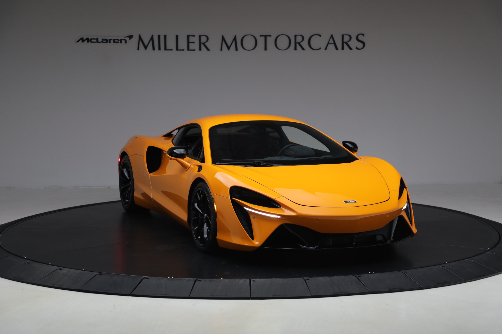 Used-2024-McLaren-Artura-Performance