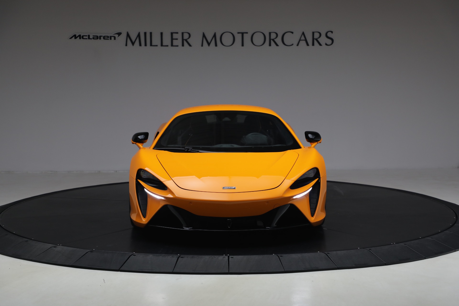 Used-2024-McLaren-Artura-Performance