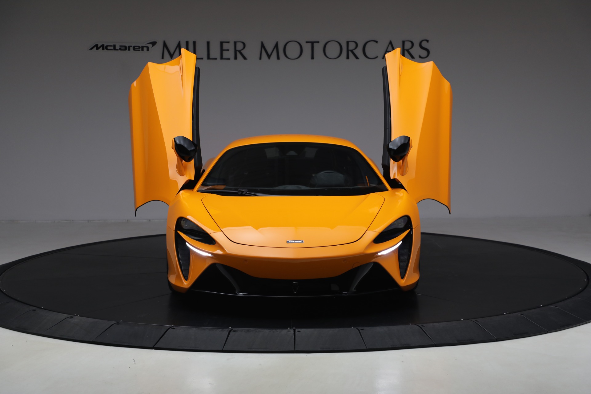 Used-2024-McLaren-Artura-Performance