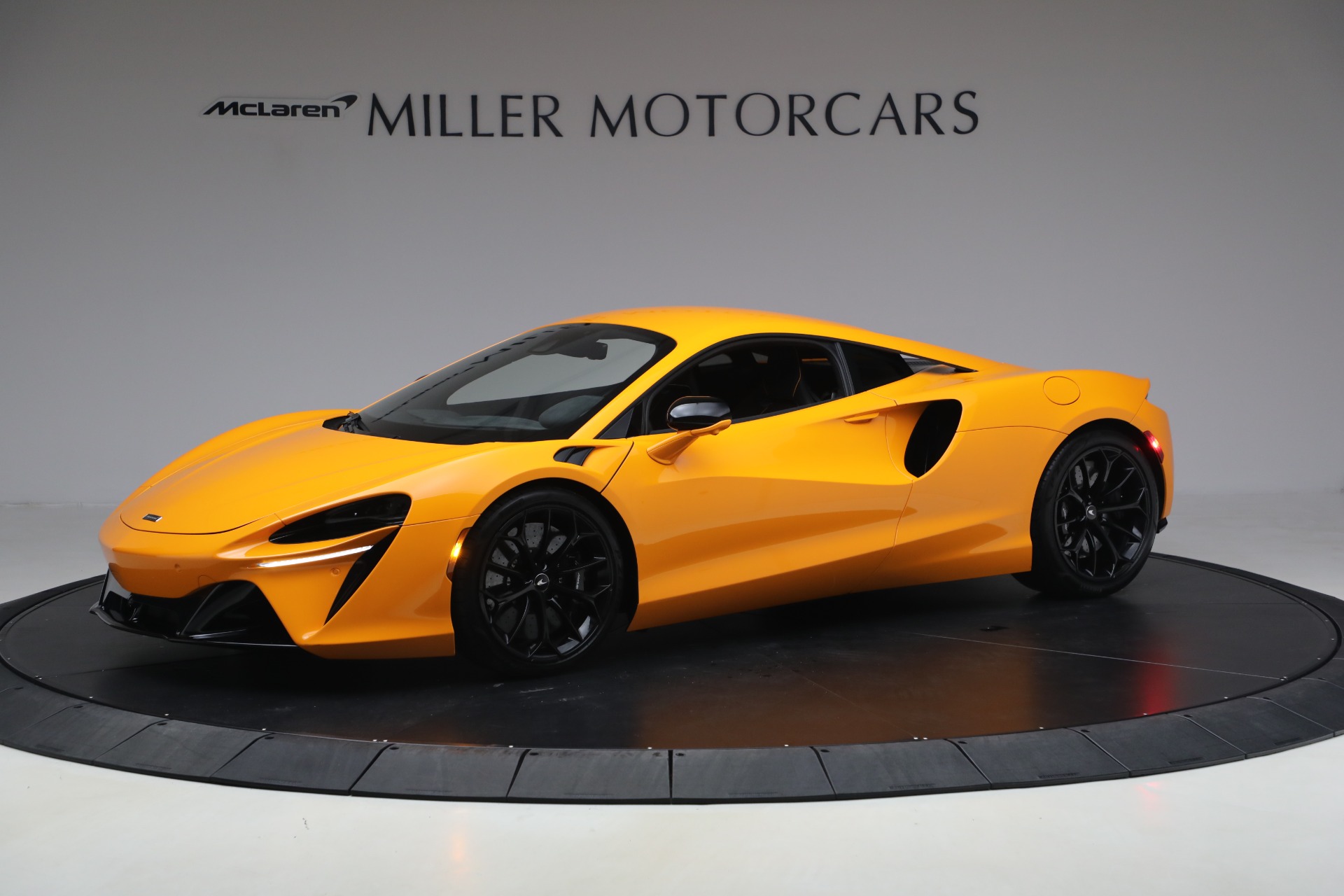 Used-2024-McLaren-Artura-Performance