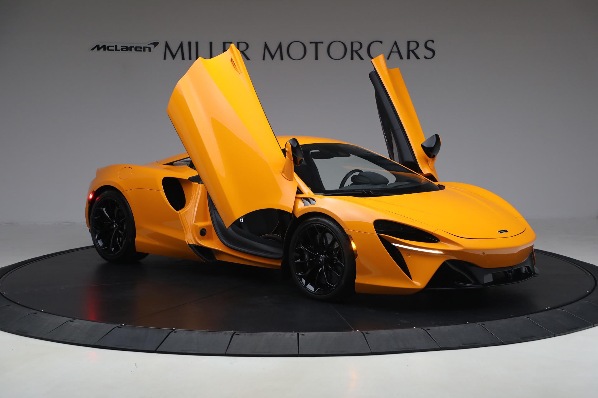 Used-2024-McLaren-Artura-Performance