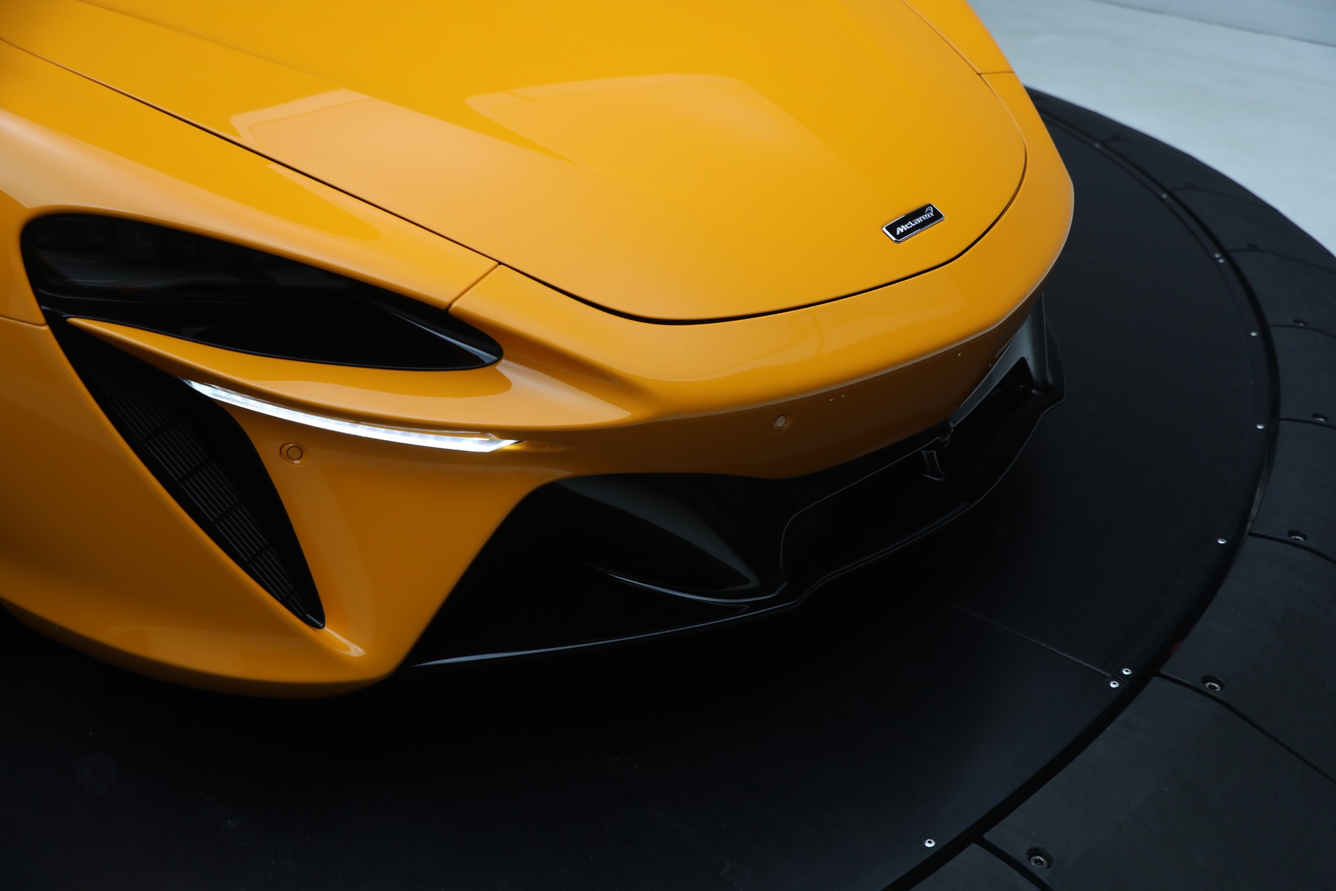 Used-2024-McLaren-Artura-Performance