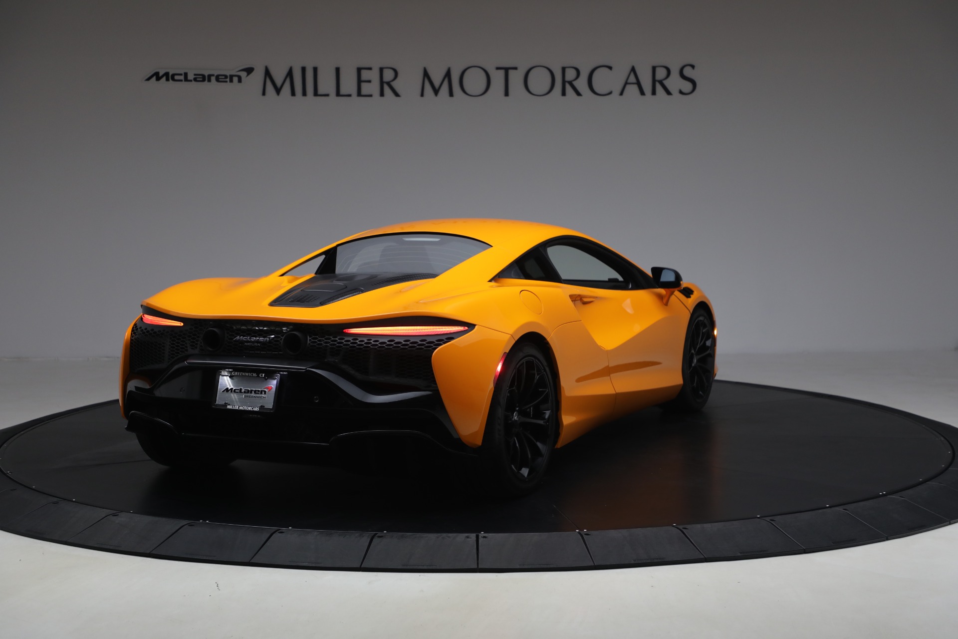 Used-2024-McLaren-Artura-Performance