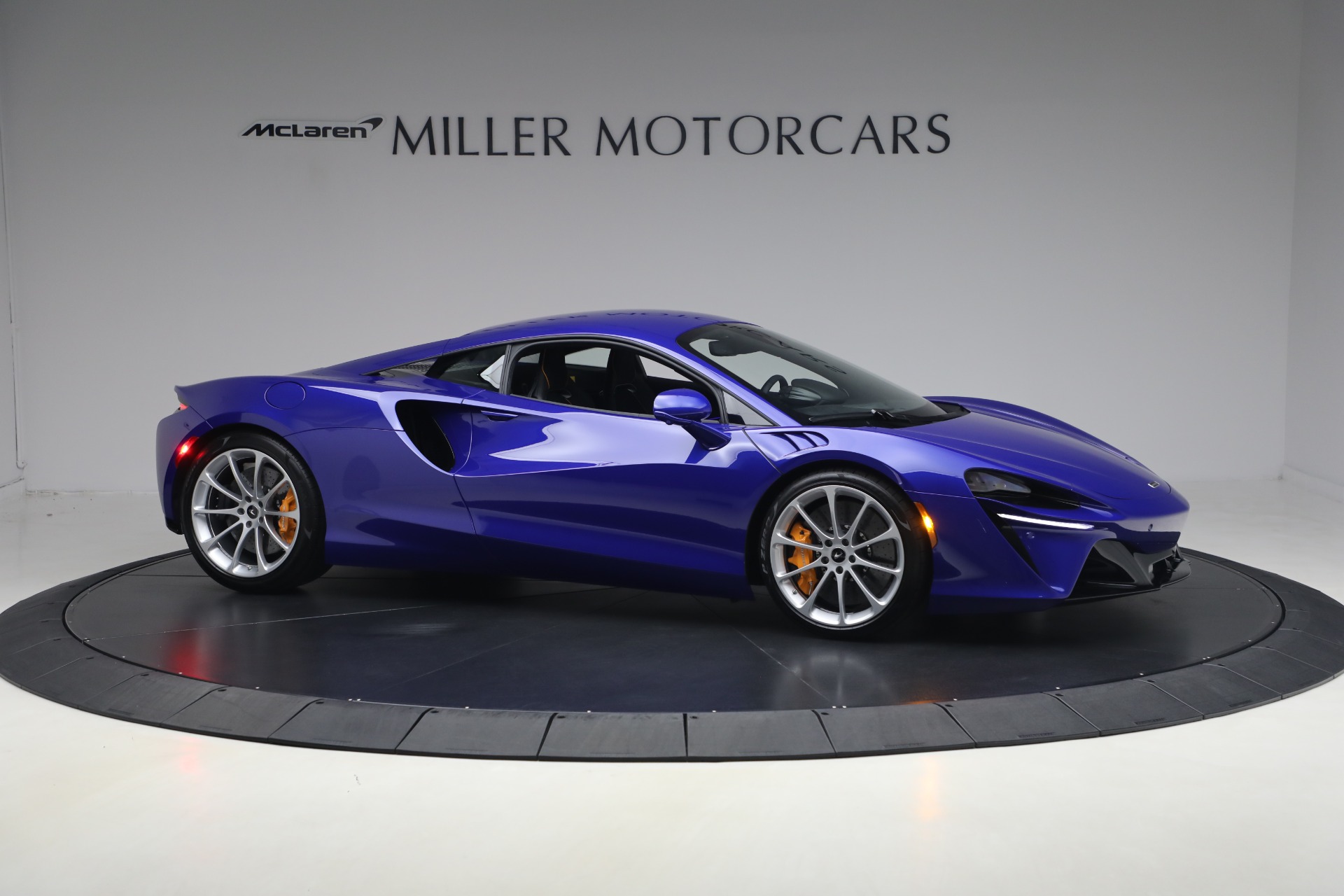 Used-2024-McLaren-Artura-Vision