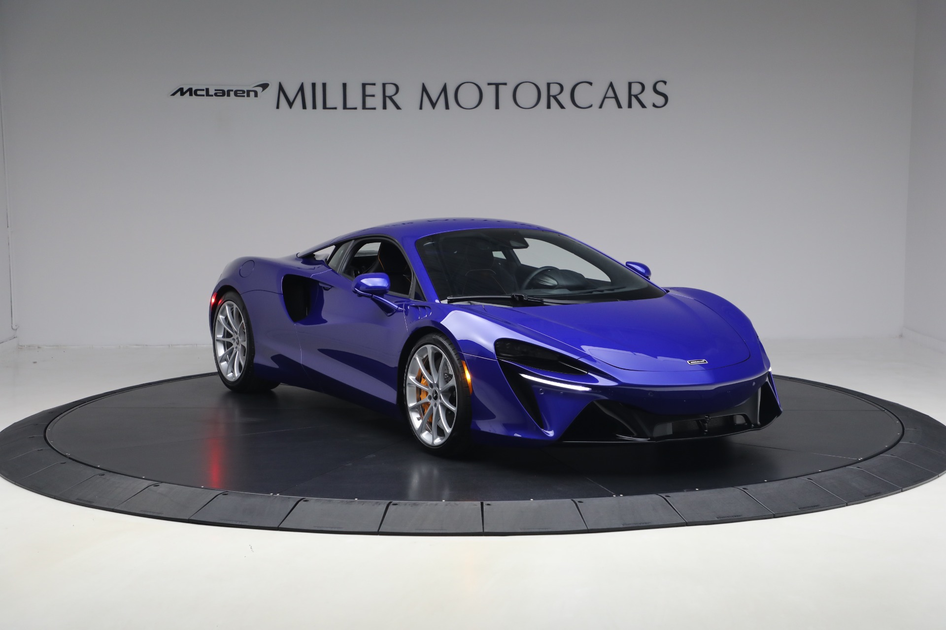 Used-2024-McLaren-Artura-Vision