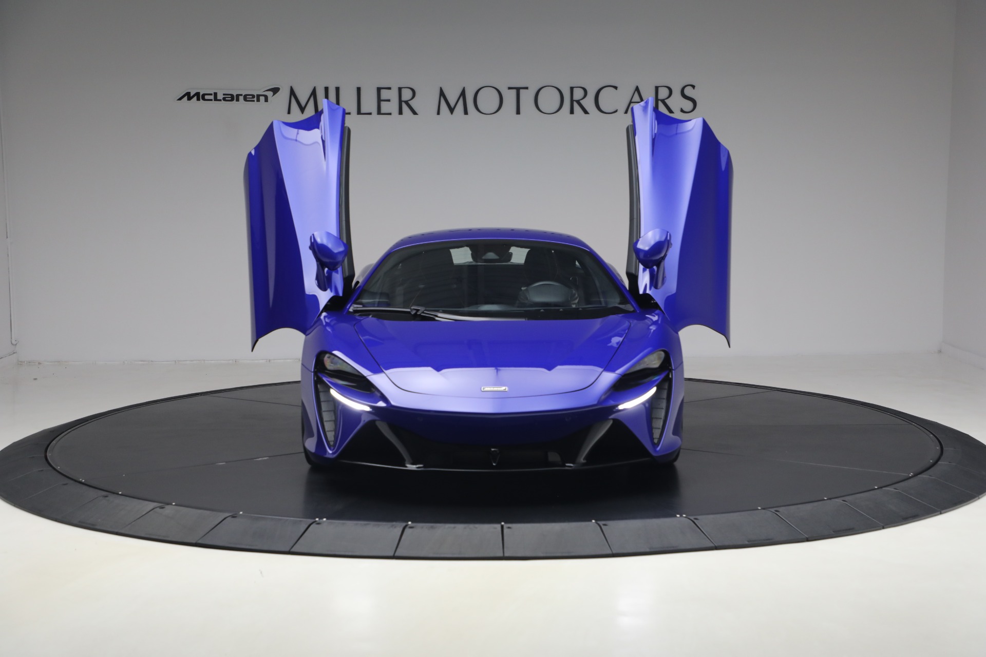 Used-2024-McLaren-Artura-Vision