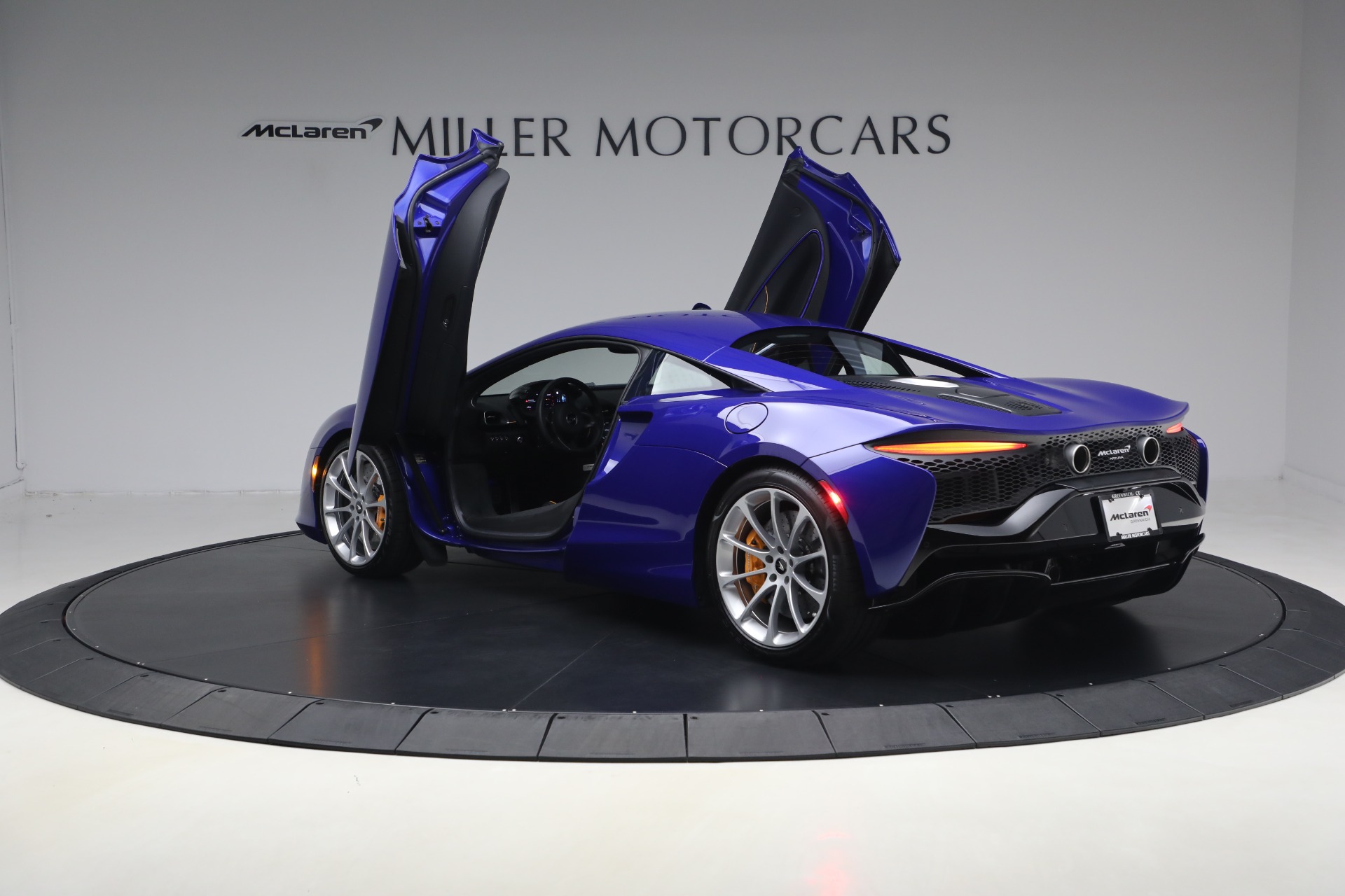 Used-2024-McLaren-Artura-Vision