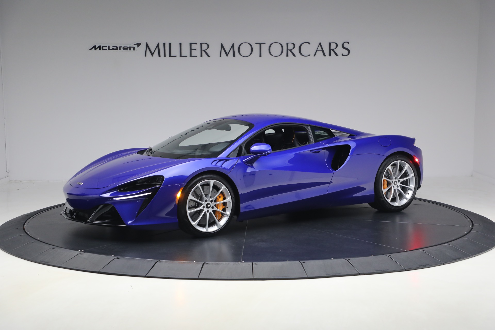 Used-2024-McLaren-Artura-Vision