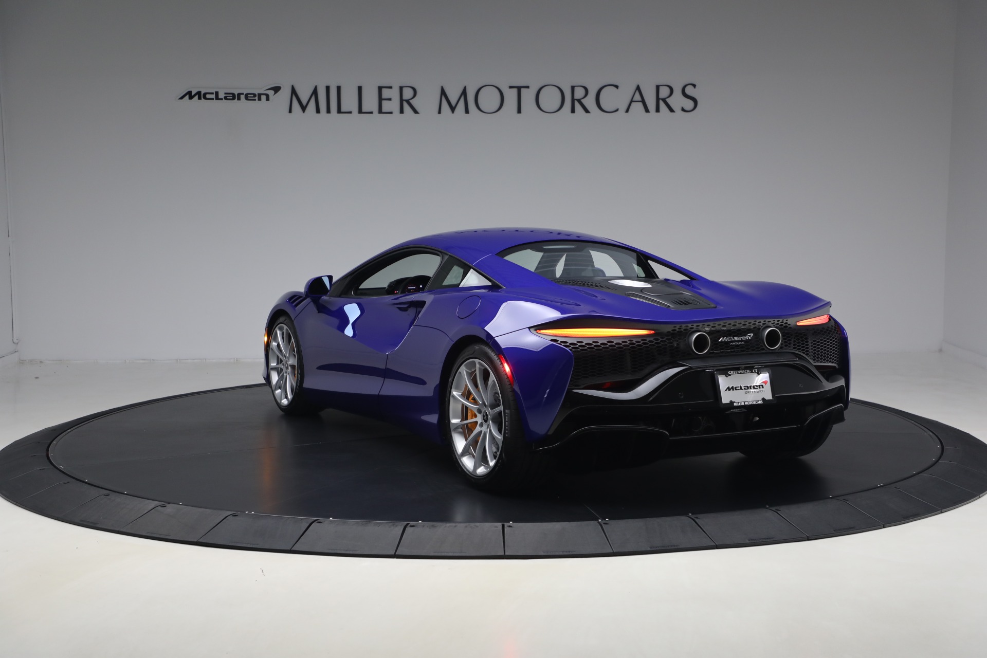 Used-2024-McLaren-Artura-Vision