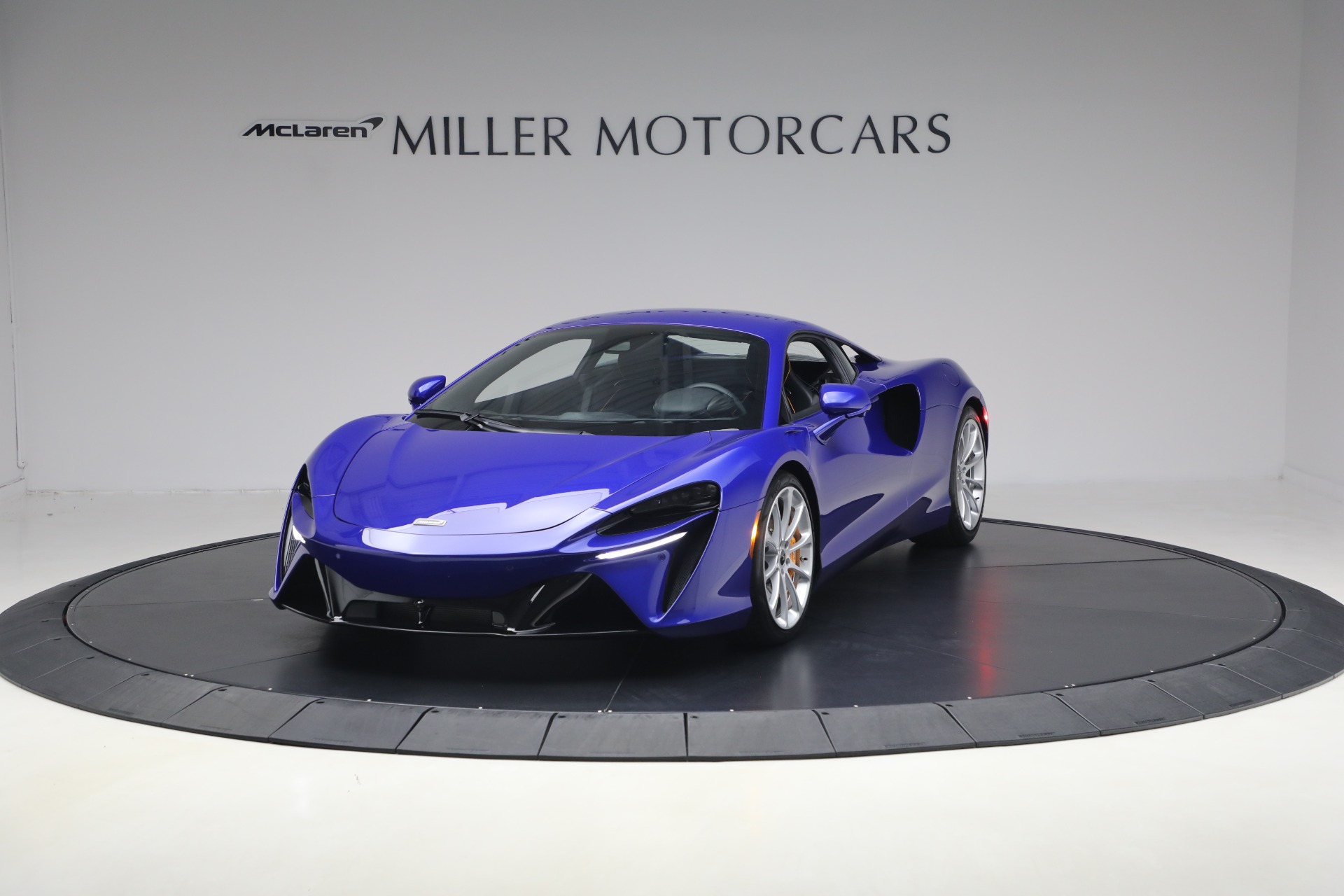 Used-2024-McLaren-Artura-Vision