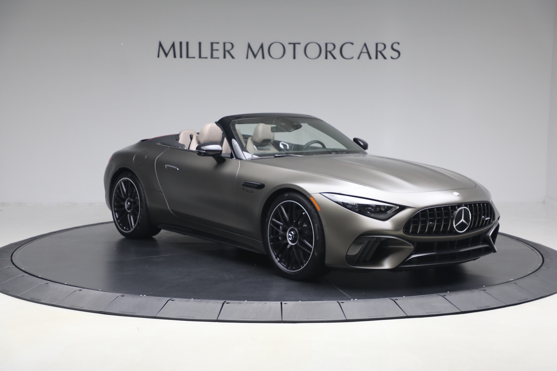 Used-2025-Mercedes-Benz-SL-Class-AMG-SL-63-S-E-Performance