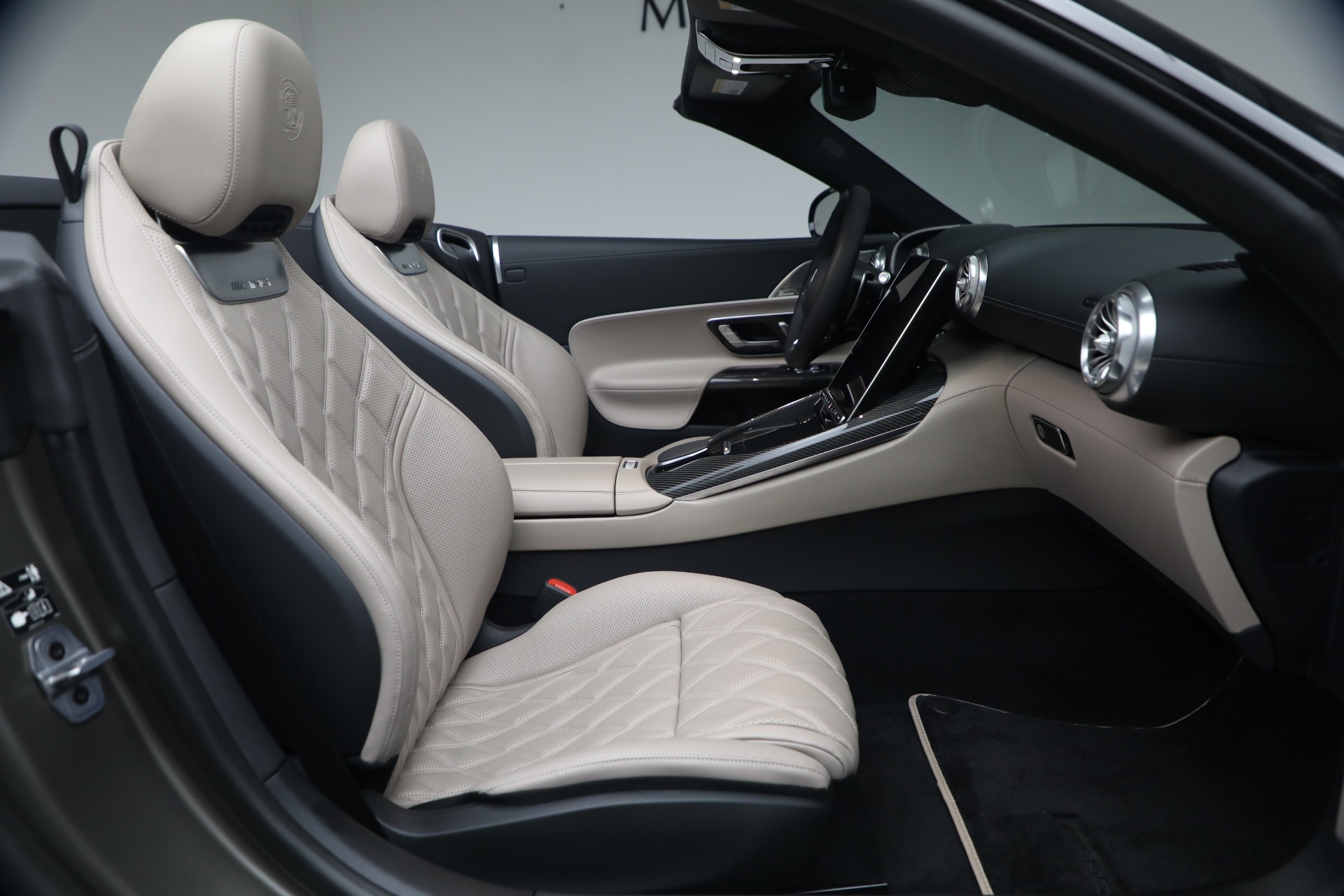 Used-2025-Mercedes-Benz-SL-Class-AMG-SL-63-S-E-Performance