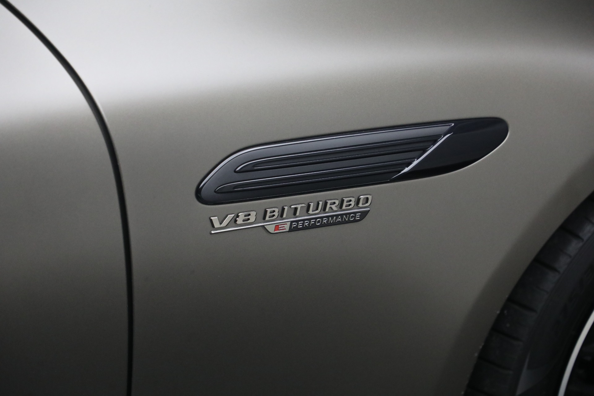 Used-2025-Mercedes-Benz-SL-Class-AMG-SL-63-S-E-Performance