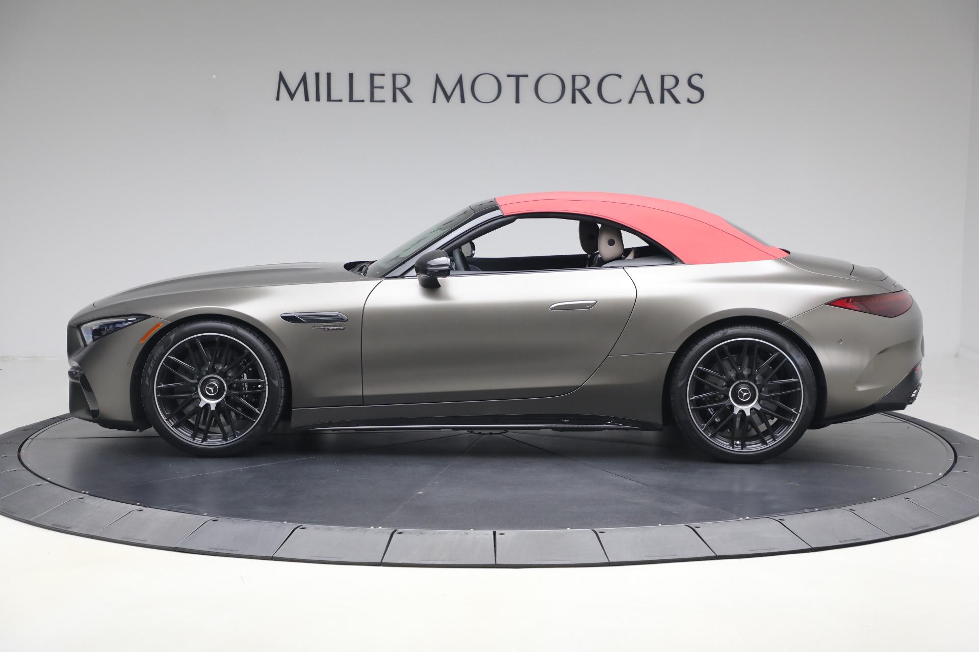 Used-2025-Mercedes-Benz-SL-Class-AMG-SL-63-S-E-Performance