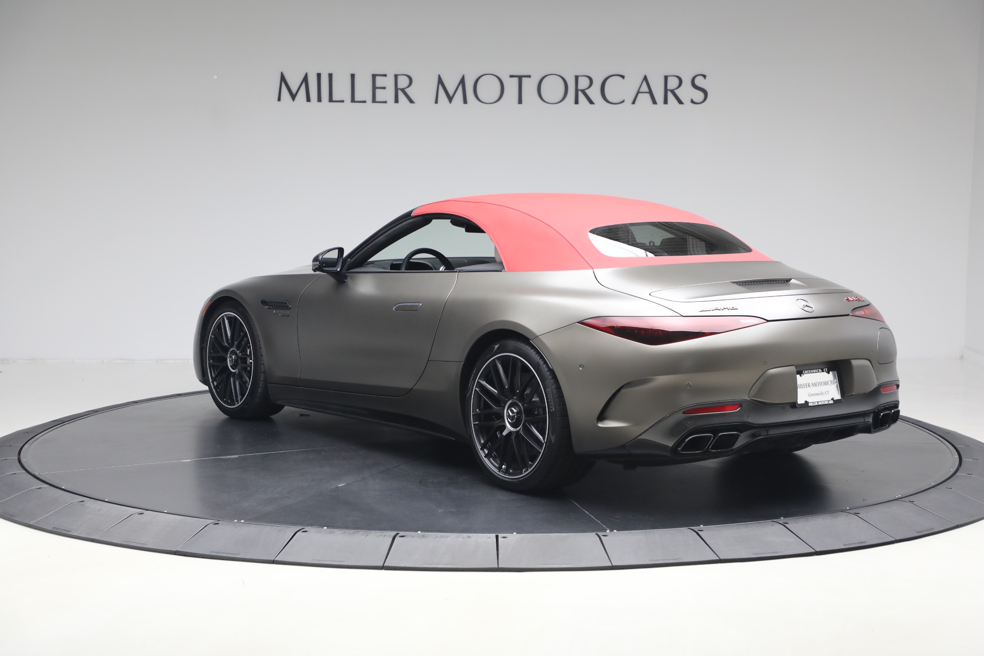 Used-2025-Mercedes-Benz-SL-Class-AMG-SL-63-S-E-Performance