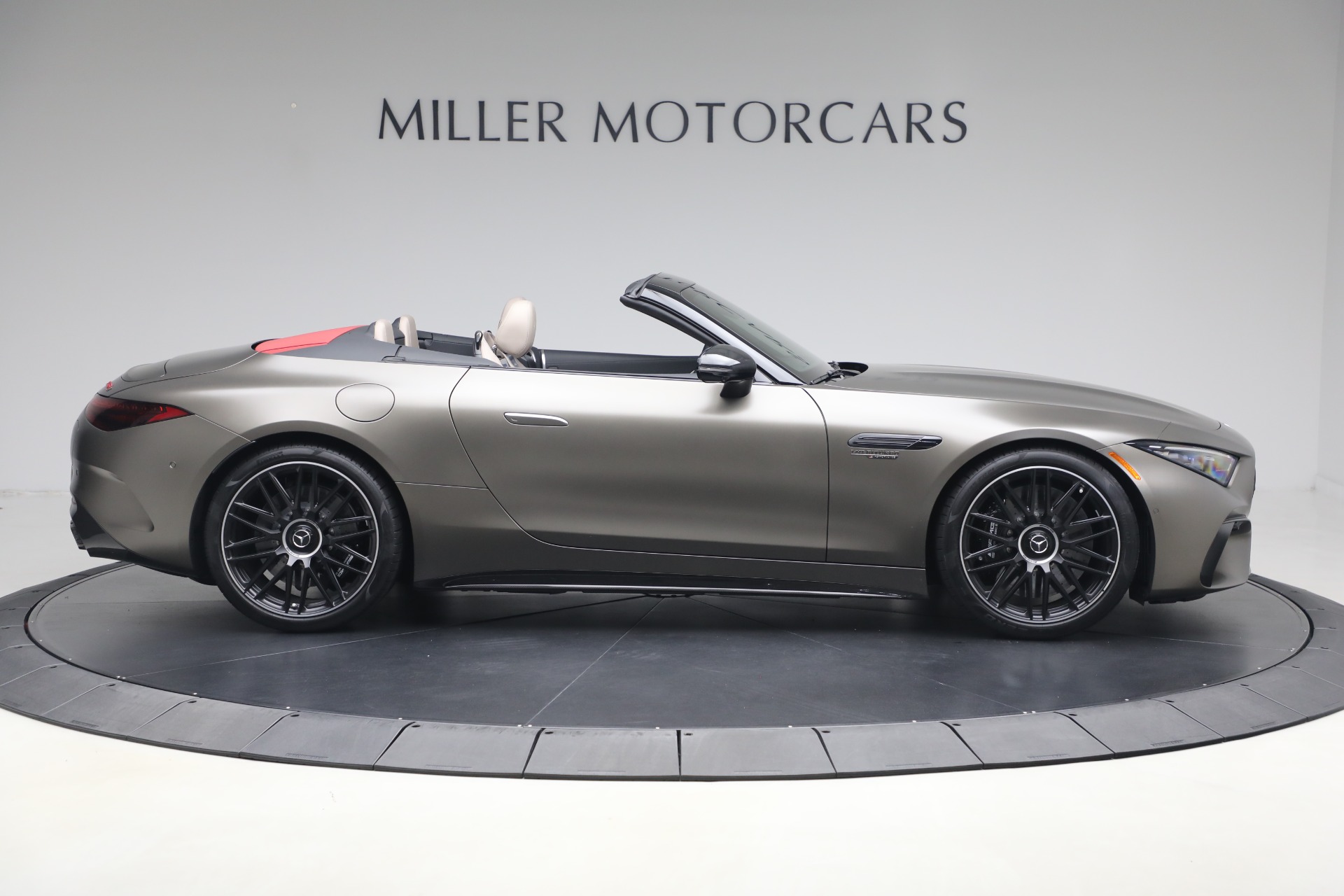 Used-2025-Mercedes-Benz-SL-Class-AMG-SL-63-S-E-Performance