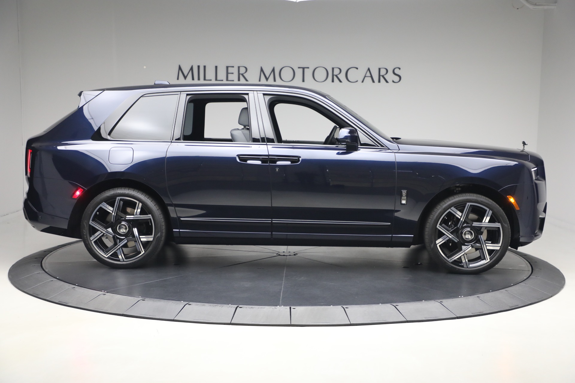 Used-2025-Rolls-Royce-Black-Badge-Cullinan