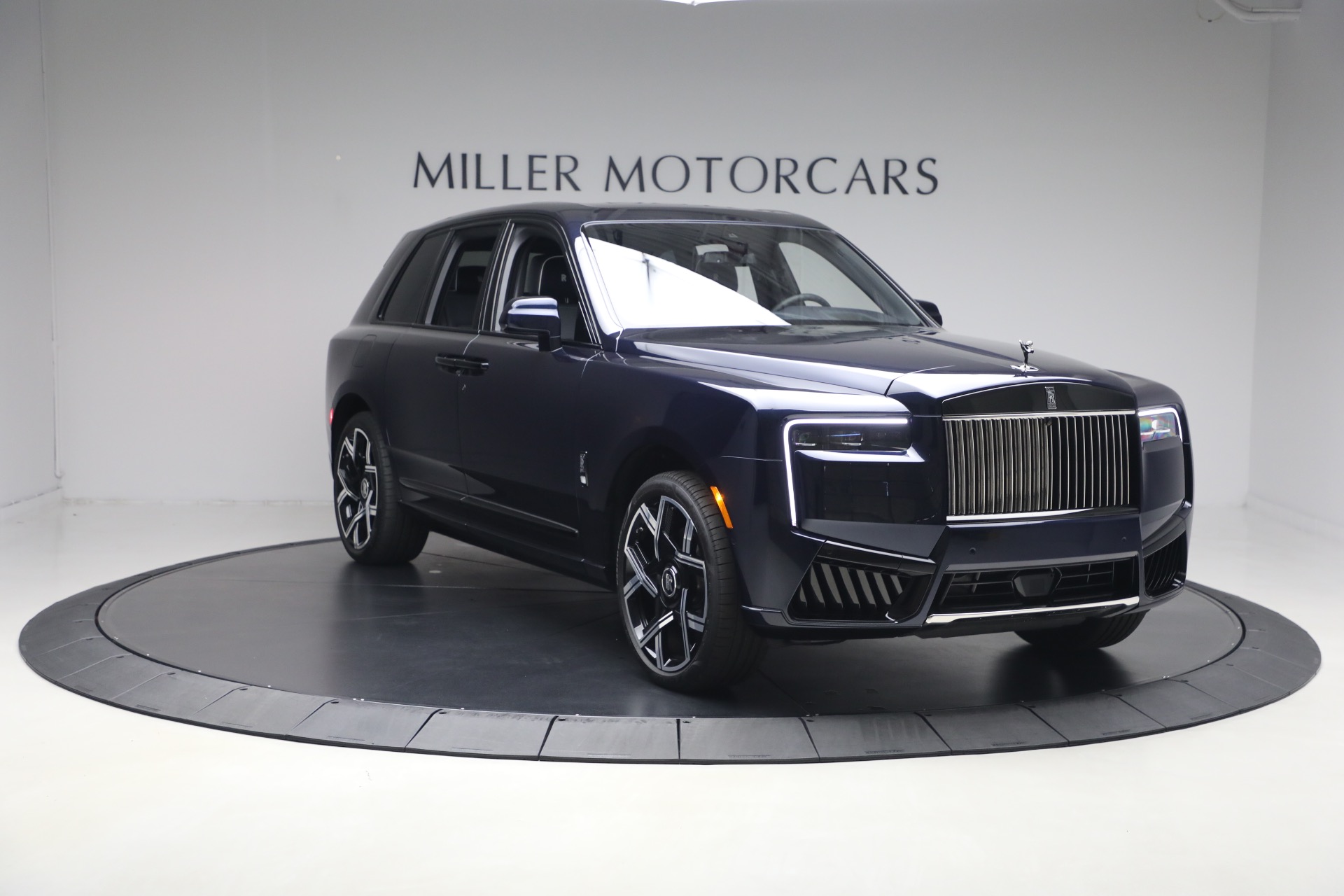 Used-2025-Rolls-Royce-Black-Badge-Cullinan