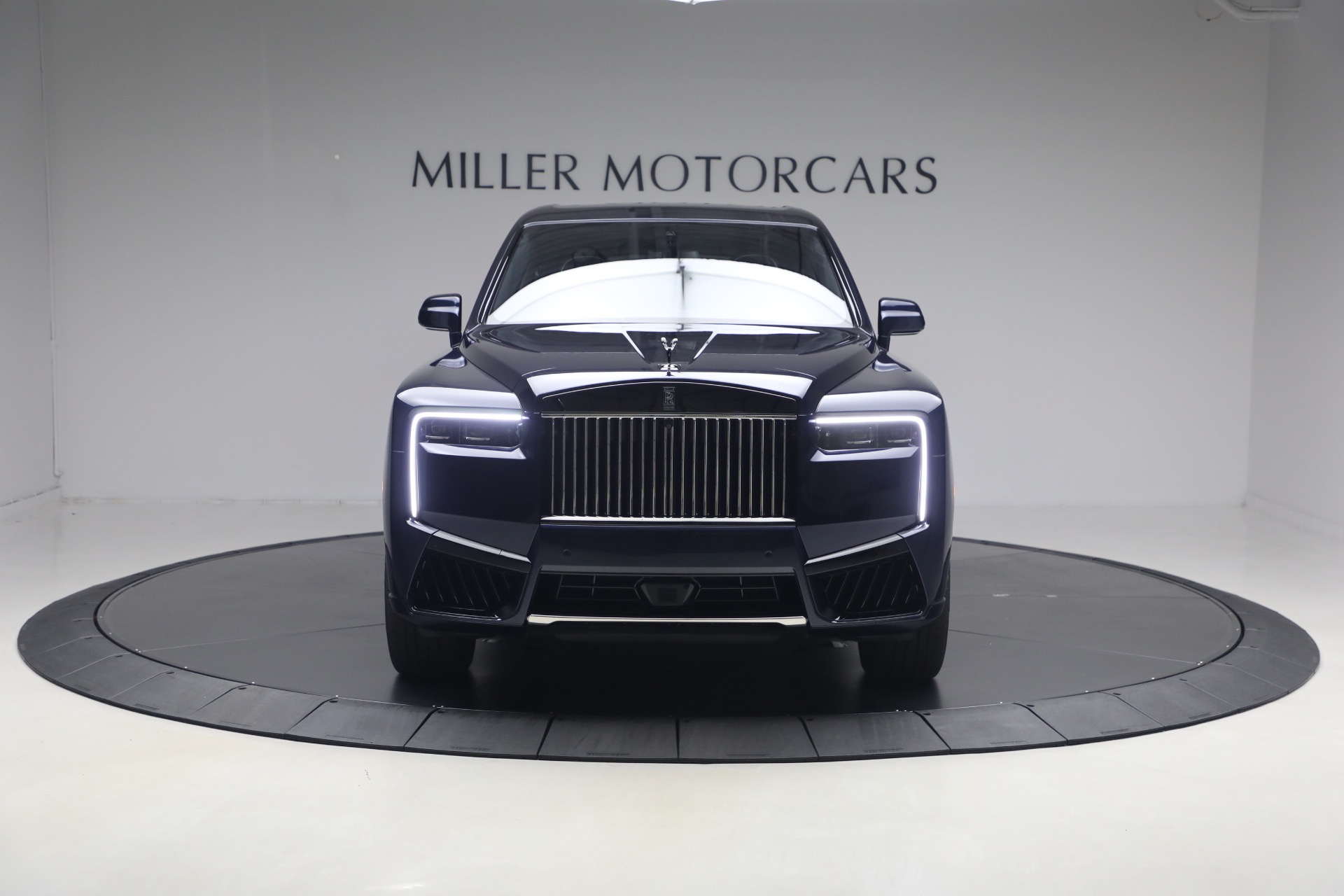 Used-2025-Rolls-Royce-Black-Badge-Cullinan