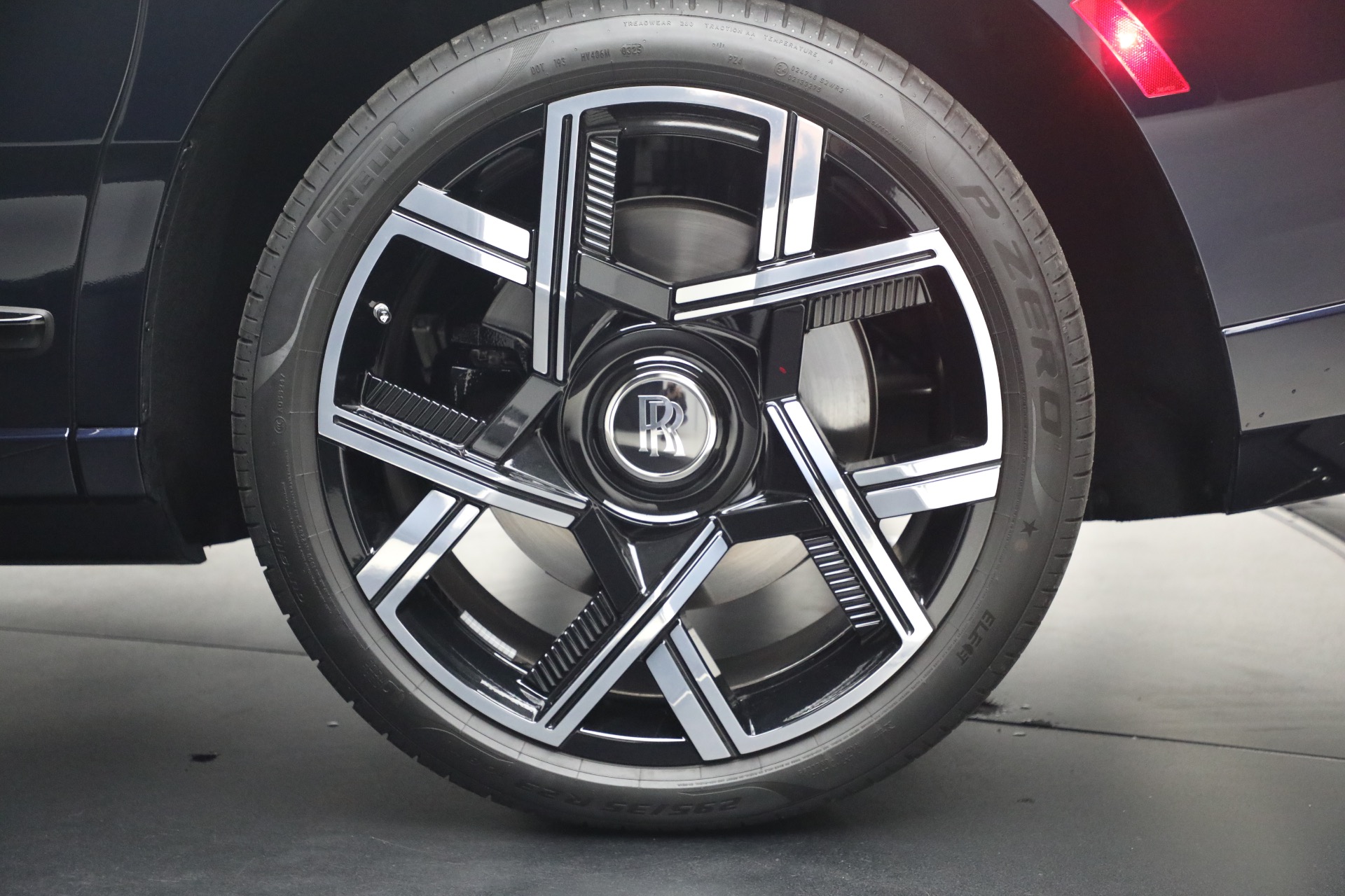 Used-2025-Rolls-Royce-Black-Badge-Cullinan