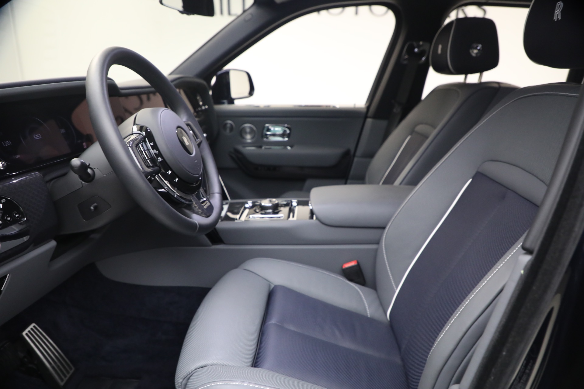 Used-2025-Rolls-Royce-Black-Badge-Cullinan