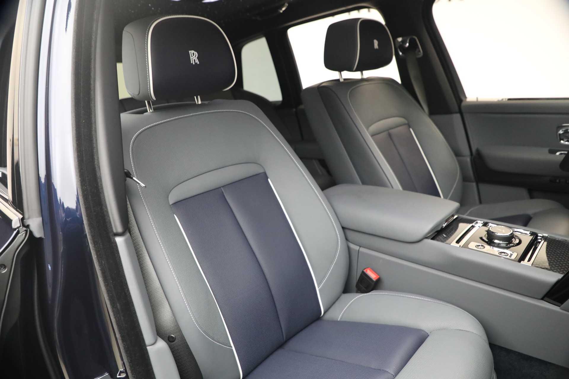 Used-2025-Rolls-Royce-Black-Badge-Cullinan