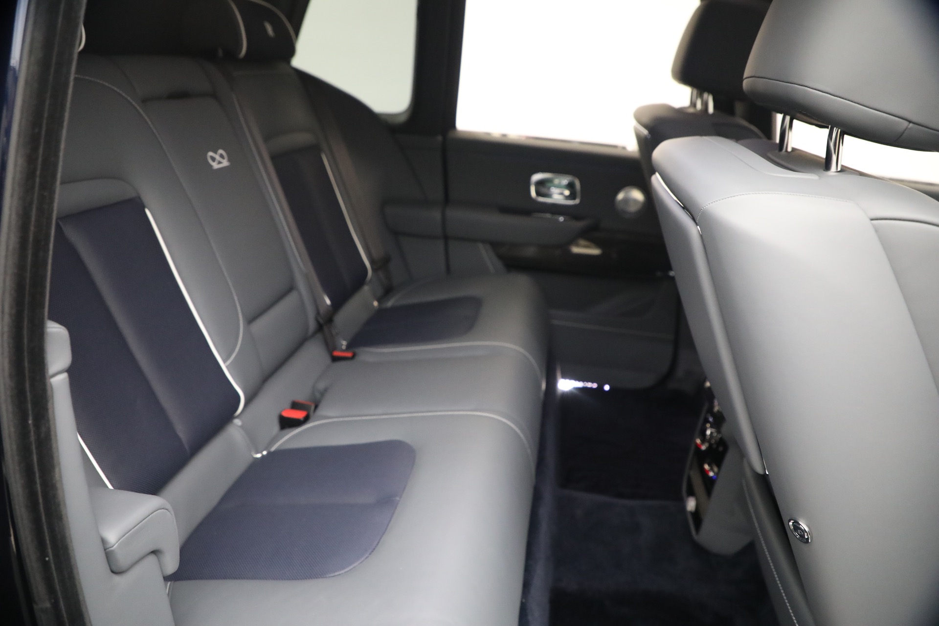 Used-2025-Rolls-Royce-Black-Badge-Cullinan