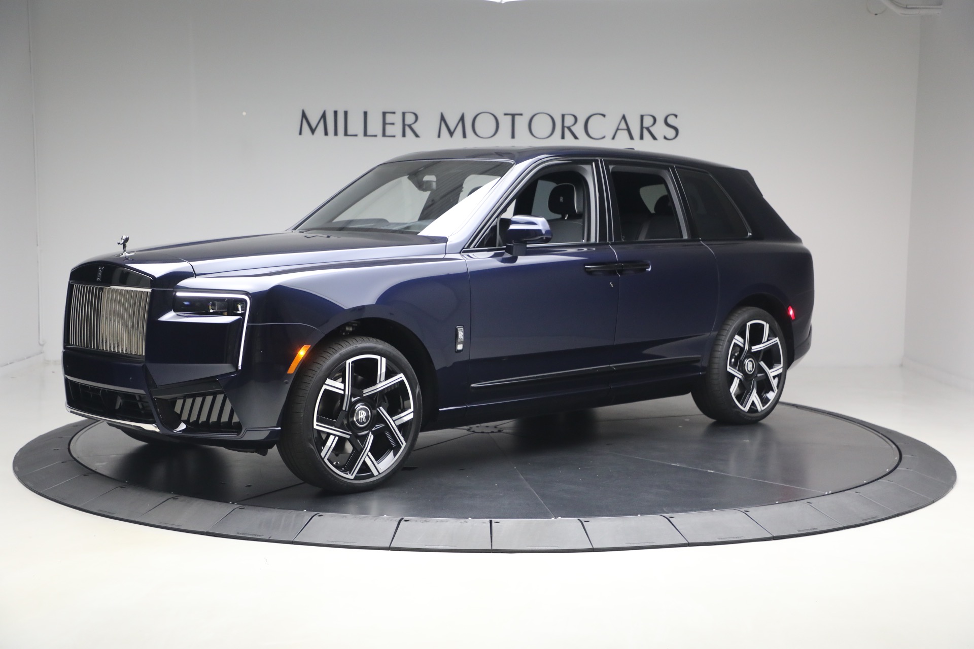Used-2025-Rolls-Royce-Black-Badge-Cullinan