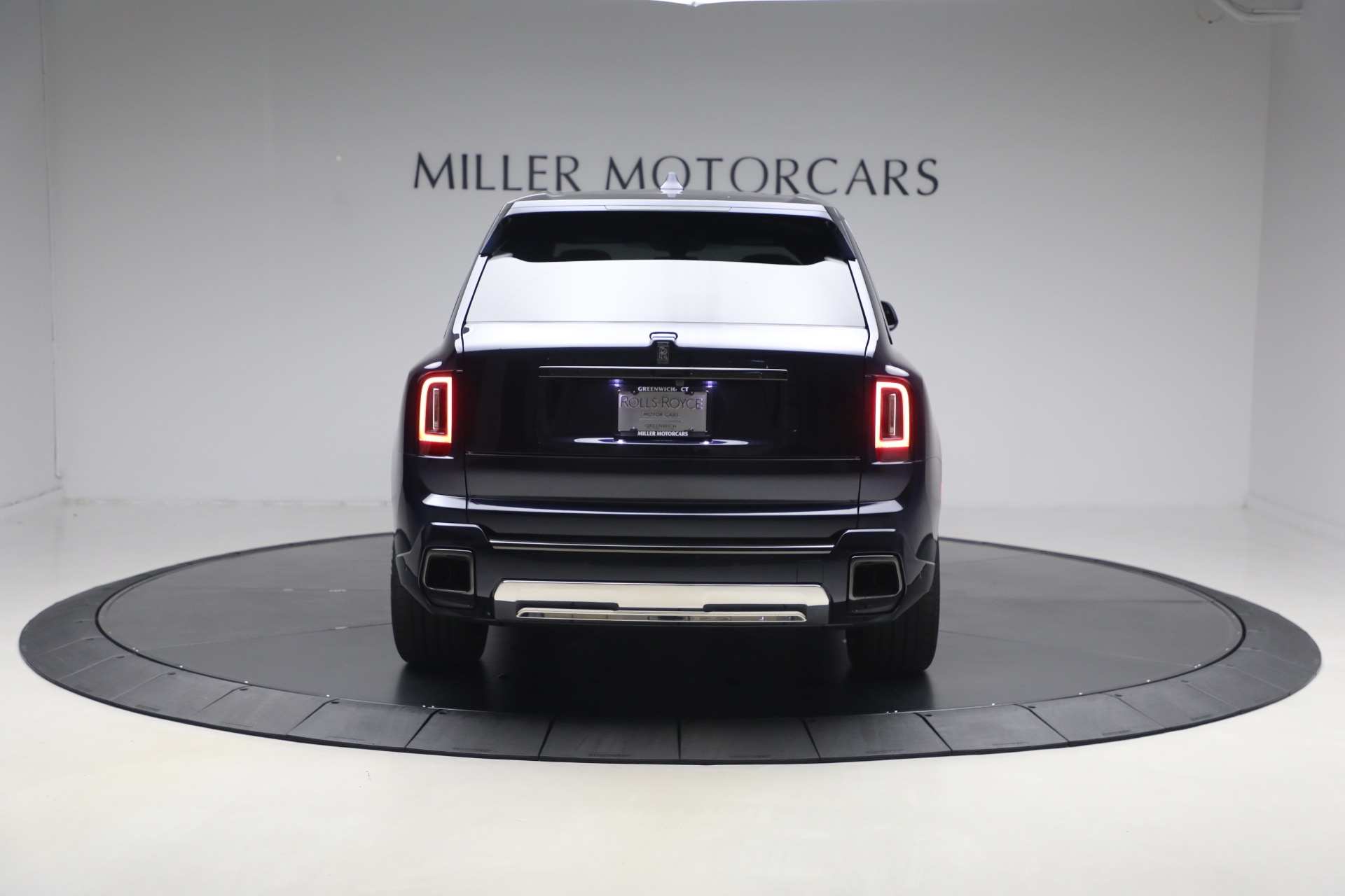 Used-2025-Rolls-Royce-Black-Badge-Cullinan